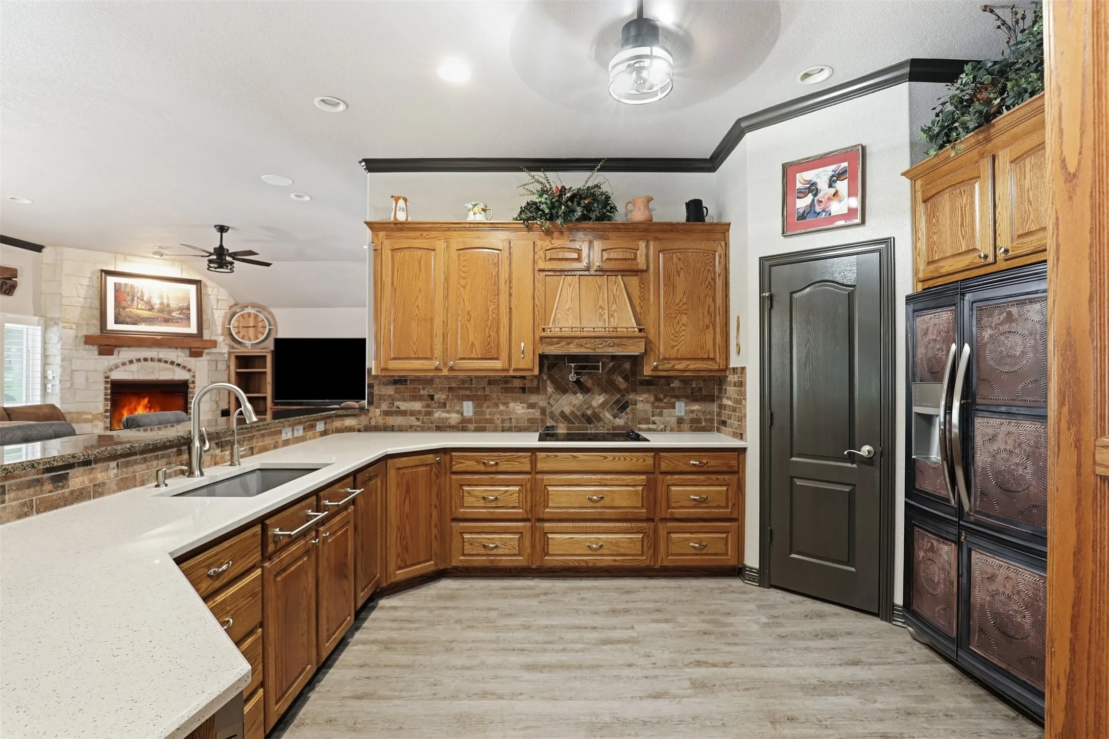 Single Family Residence For Sale in Hood County , 8904 Woodlawn Drive, Granbury, Texas 76049, 4 Bedroom, 4 Bathroom, 4 Garage spaces, 2,641 Sqft, built in 2002, mls#21345341, Real Estate Agent in Granbury, Homes For Sale in Hood county, Homes For Sale in Granbury, Realtor in Granbury Texas, Real Estate Brokerage Independent Realty Texas, Luminita Cordes Realtor