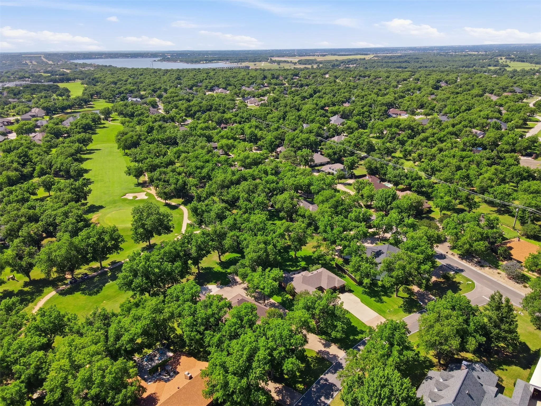 Single Family Residence For Sale in Hood County , 8904 Woodlawn Drive, Granbury, Texas 76049, 4 Bedroom, 4 Bathroom, 4 Garage spaces, 2,641 Sqft, built in 2002, mls#21345341, Real Estate Agent in Granbury, Homes For Sale in Hood county, Homes For Sale in Granbury, Realtor in Granbury Texas, Real Estate Brokerage Independent Realty Texas, Luminita Cordes Realtor