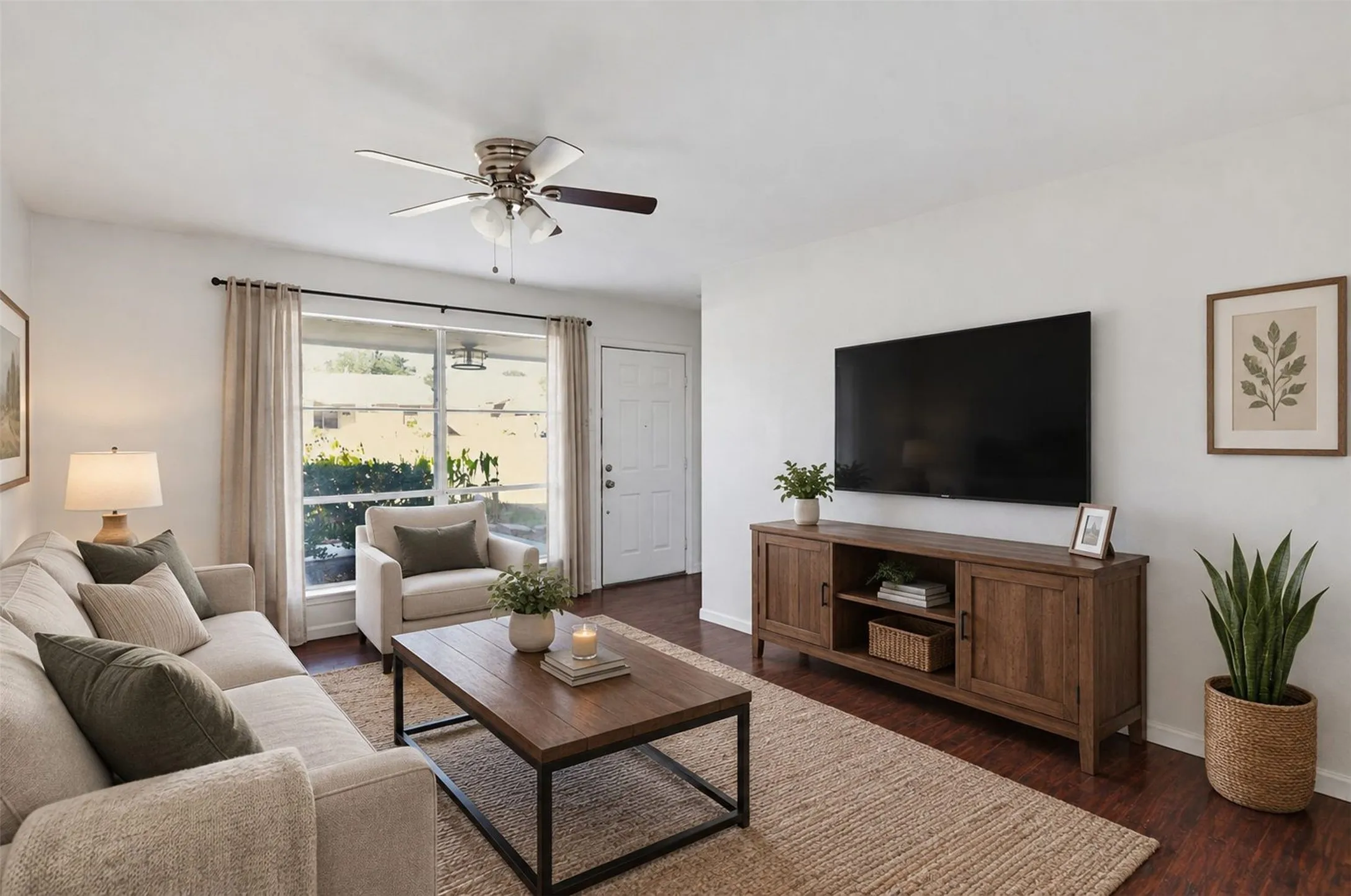 Single Family Residence For Sale in Dallas County , 2721 Westview Drive, Mesquite, Texas 75150, 3 Bedroom, 2 Bathroom, 2 Garage spaces, 1,426 Sqft, built in 1964, mls#21345375, Real Estate Agent in Mesquite, Homes For Sale in Dallas county, Homes For Sale in Mesquite, Realtor in Mesquite Texas, Real Estate Brokerage Independent Realty Texas, Luminita Cordes Realtor