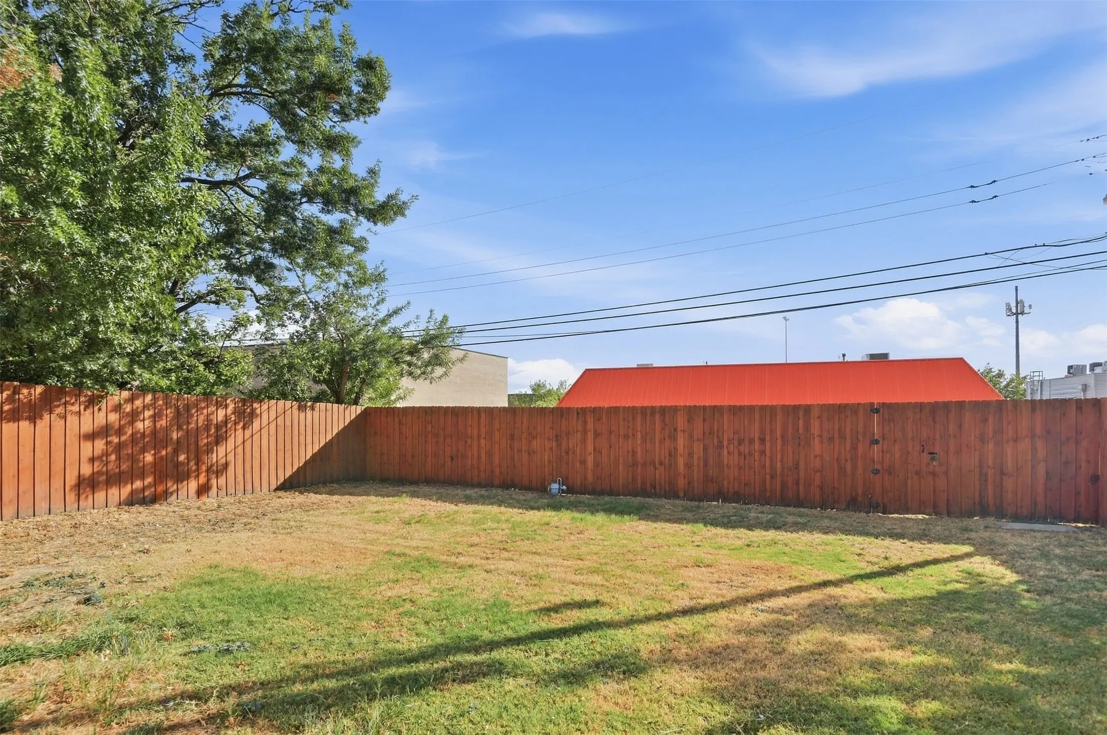 Single Family Residence For Sale in Dallas County , 2721 Westview Drive, Mesquite, Texas 75150, 3 Bedroom, 2 Bathroom, 2 Garage spaces, 1,426 Sqft, built in 1964, mls#21345375, Real Estate Agent in Mesquite, Homes For Sale in Dallas county, Homes For Sale in Mesquite, Realtor in Mesquite Texas, Real Estate Brokerage Independent Realty Texas, Luminita Cordes Realtor