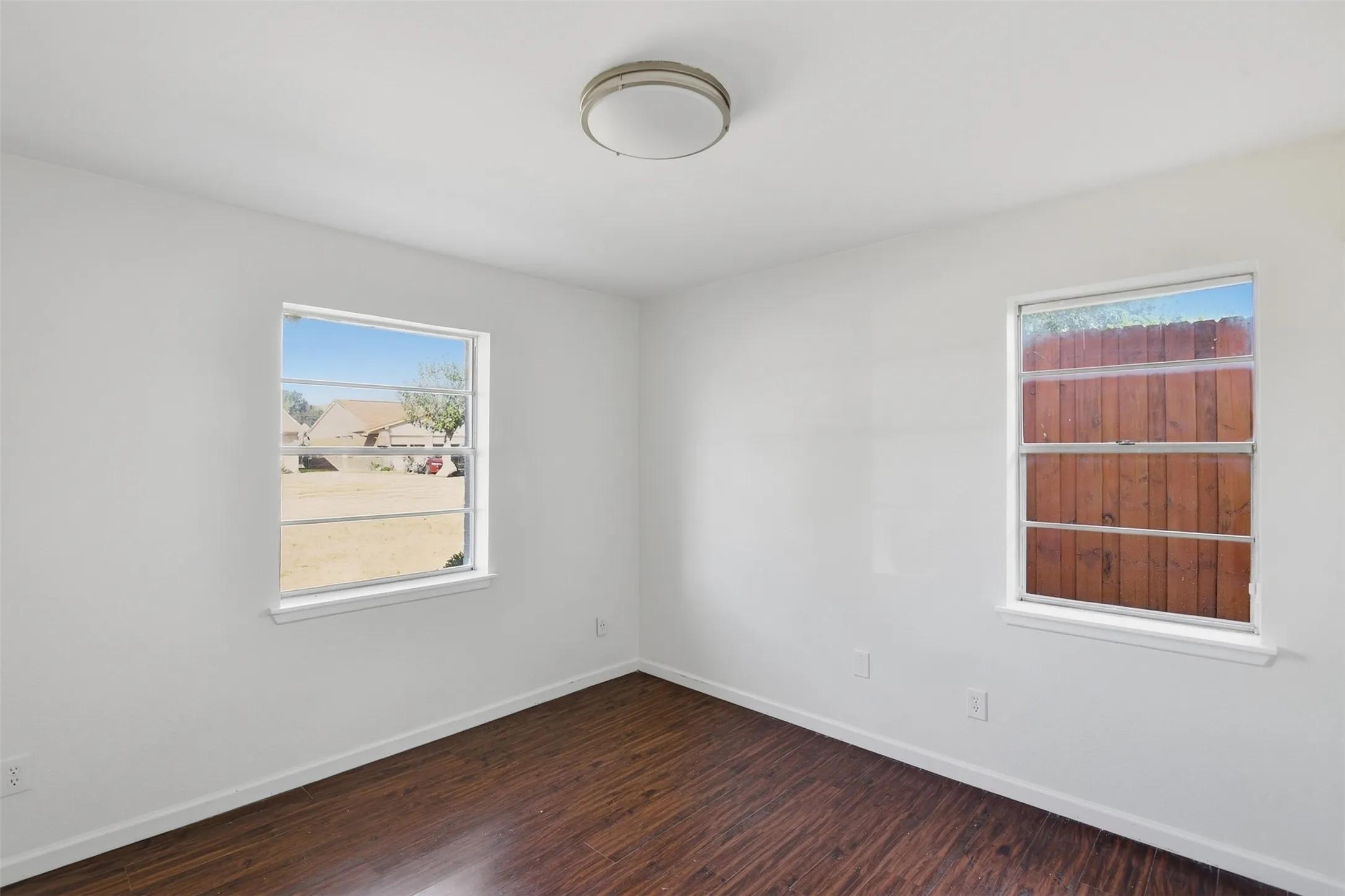 Single Family Residence For Sale in Dallas County , 2721 Westview Drive, Mesquite, Texas 75150, 3 Bedroom, 2 Bathroom, 2 Garage spaces, 1,426 Sqft, built in 1964, mls#21345375, Real Estate Agent in Mesquite, Homes For Sale in Dallas county, Homes For Sale in Mesquite, Realtor in Mesquite Texas, Real Estate Brokerage Independent Realty Texas, Luminita Cordes Realtor