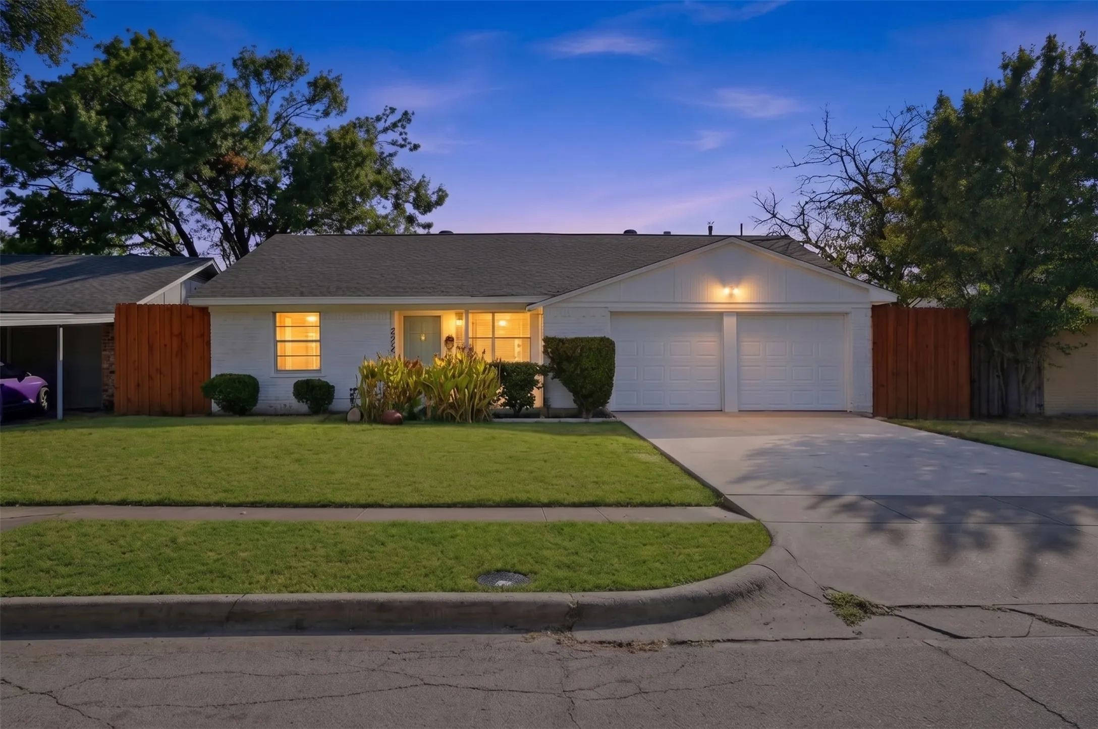 Single Family Residence For Sale in Dallas County , 2721 Westview Drive, Mesquite, Texas 75150, 3 Bedroom, 2 Bathroom, 2 Garage spaces, 1,426 Sqft, built in 1964, mls#21345375, Real Estate Agent in Mesquite, Homes For Sale in Dallas county, Homes For Sale in Mesquite, Realtor in Mesquite Texas, Real Estate Brokerage Independent Realty Texas, Luminita Cordes Realtor