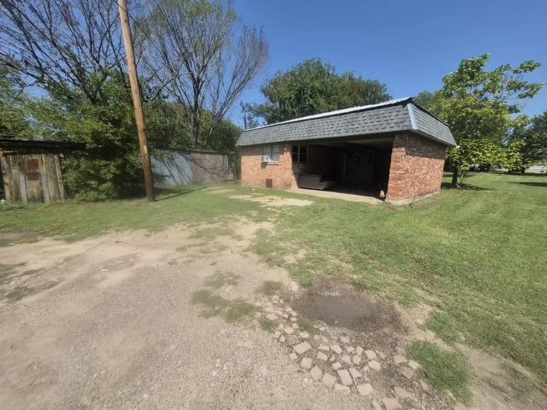 Quadruplex For Rent in Hunt County , 4405 Oneal Street 1, Greenville, Texas 75401, 2 Bedroom, 1 Bathroom, Garage spaces, 1,005 Sqft, built in 1970, Price $950, mls#21345377, Real Estate Agent in Greenville, Homes For Rent in Hunt county, Homes For Rent in Greenville, Realtor in Greenville Texas, Real Estate Brokerage Independent Realty Texas, Luminita Cordes Realtor