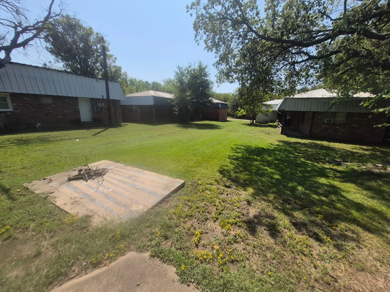 Quadruplex For Rent in Hunt County , 4405 Oneal Street 1, Greenville, Texas 75401, 2 Bedroom, 1 Bathroom, Garage spaces, 1,005 Sqft, built in 1970, Price $950, mls#21345377, Real Estate Agent in Greenville, Homes For Rent in Hunt county, Homes For Rent in Greenville, Realtor in Greenville Texas, Real Estate Brokerage Independent Realty Texas, Luminita Cordes Realtor