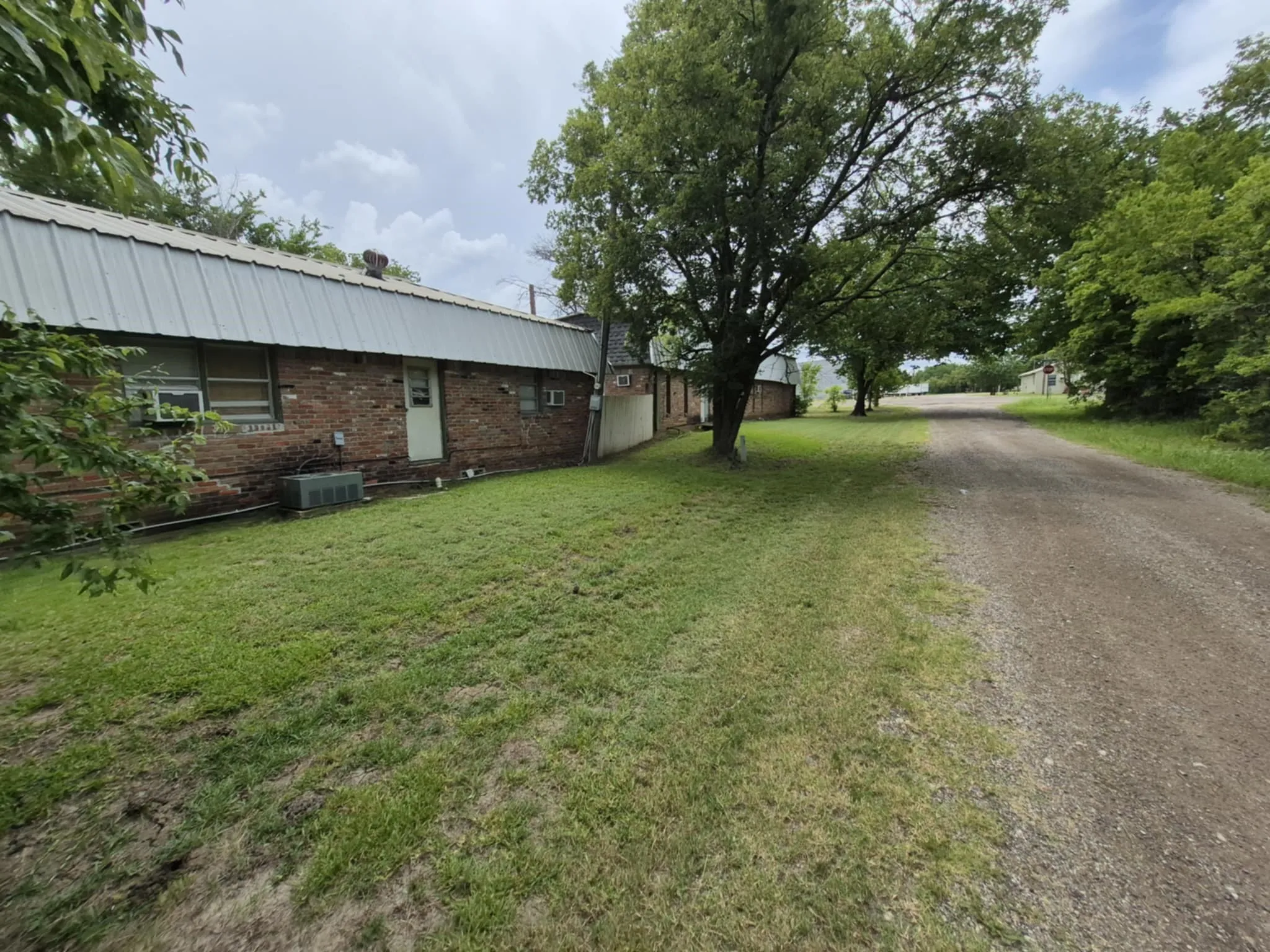 Quadruplex For Rent in Hunt County , 4405 O'neal Street 4, Greenville, Texas 75401, 3 Bedroom, 2 Bathroom, Garage spaces, 1,005 Sqft, built in 1970, Price $1,050, mls#21345395, Real Estate Agent in Greenville, Homes For Rent in Hunt county, Homes For Rent in Greenville, Realtor in Greenville Texas, Real Estate Brokerage Independent Realty Texas, Luminita Cordes Realtor