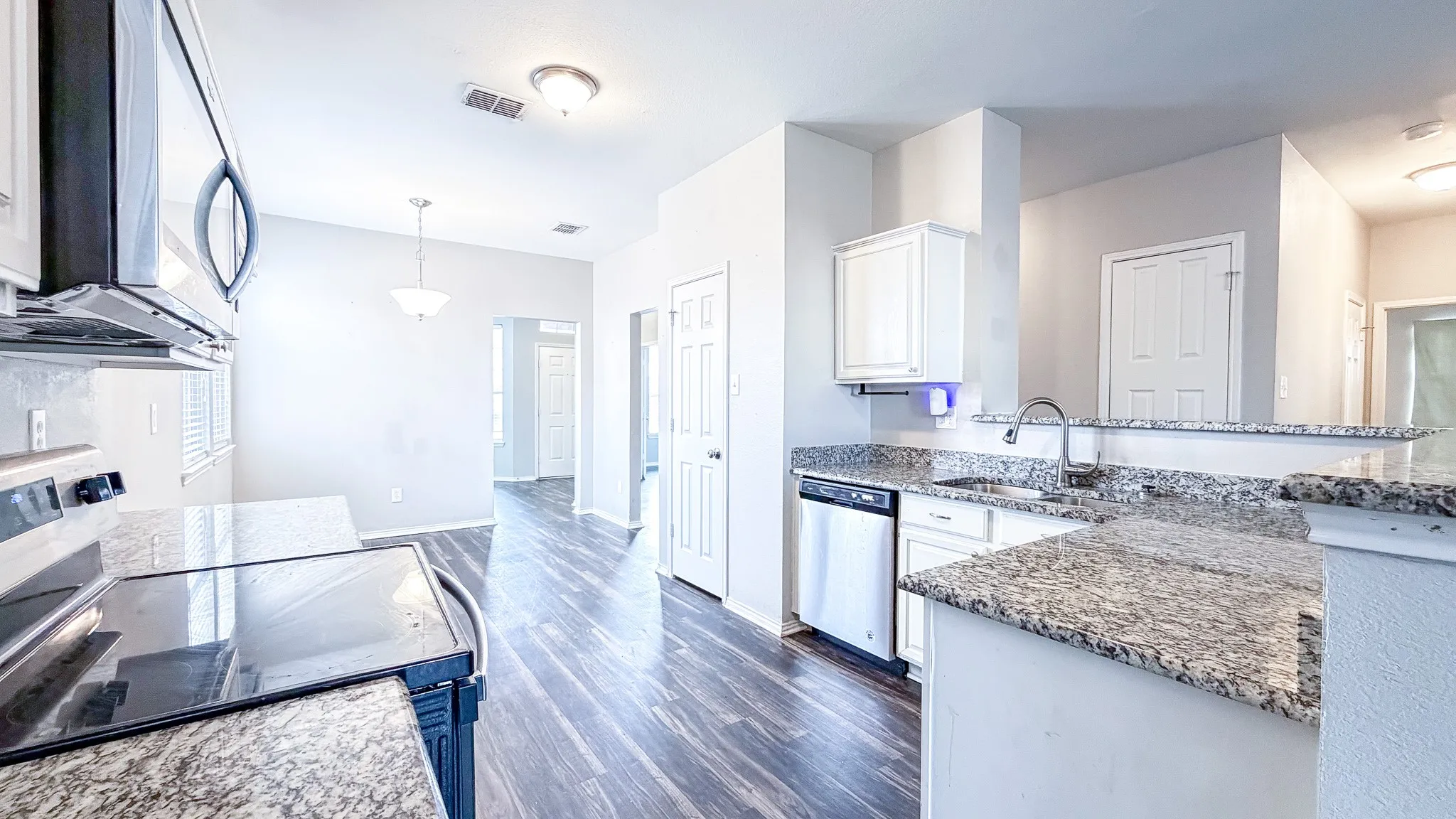 Single Family Residence For Rent in Collin County , 1515 Creek Springs Drive, Allen, Texas 75002, 3 Bedroom, 2 Bathroom, 2 Garage spaces, 2,336 Sqft, built in 2002, mls#21344768, Real Estate Agent in Allen, Homes For Rent in Collin county, Homes For Rent in Allen, Realtor in Allen Texas, Real Estate Brokerage Independent Realty Texas, Luminita Cordes Realtor