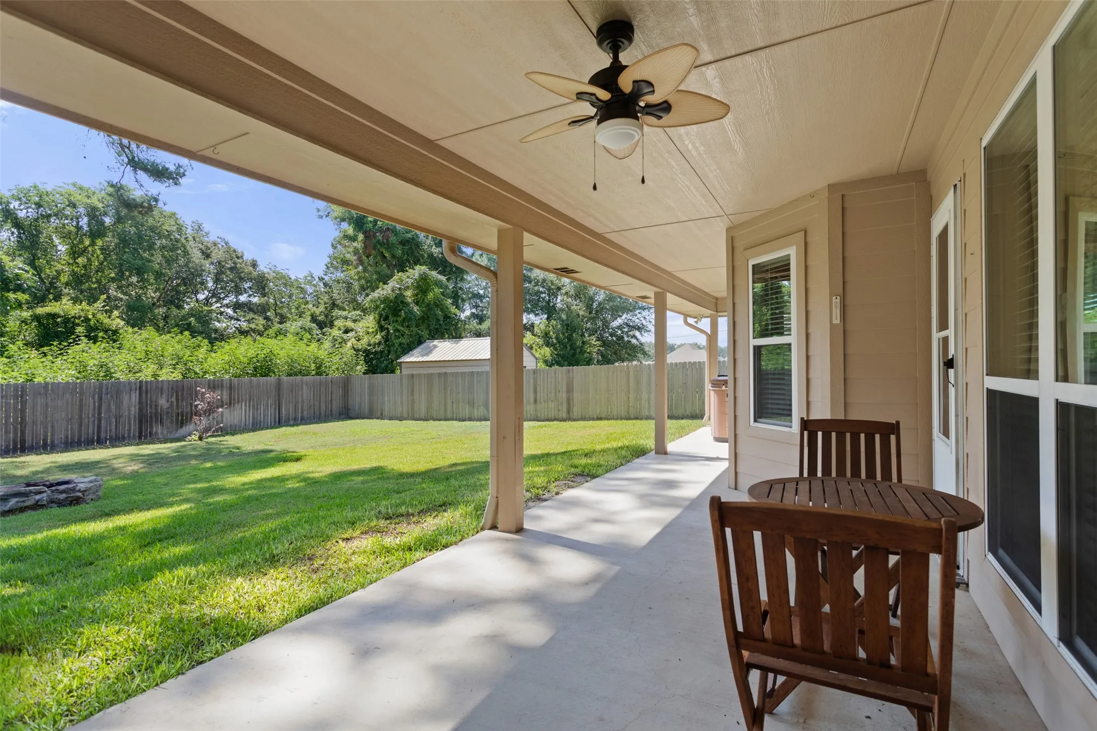 Single Family Residence For Sale in Smith County , 2312 Pittman Lane, Lindale, Texas 75771, 3 Bedroom, 2 Bathroom, 2 Garage spaces, 1,622 Sqft, built in 2013, mls#21344766, Real Estate Agent in Lindale, Homes For Sale in Smith county, Homes For Sale in Lindale, Realtor in Lindale Texas, Real Estate Brokerage Independent Realty Texas, Luminita Cordes Realtor