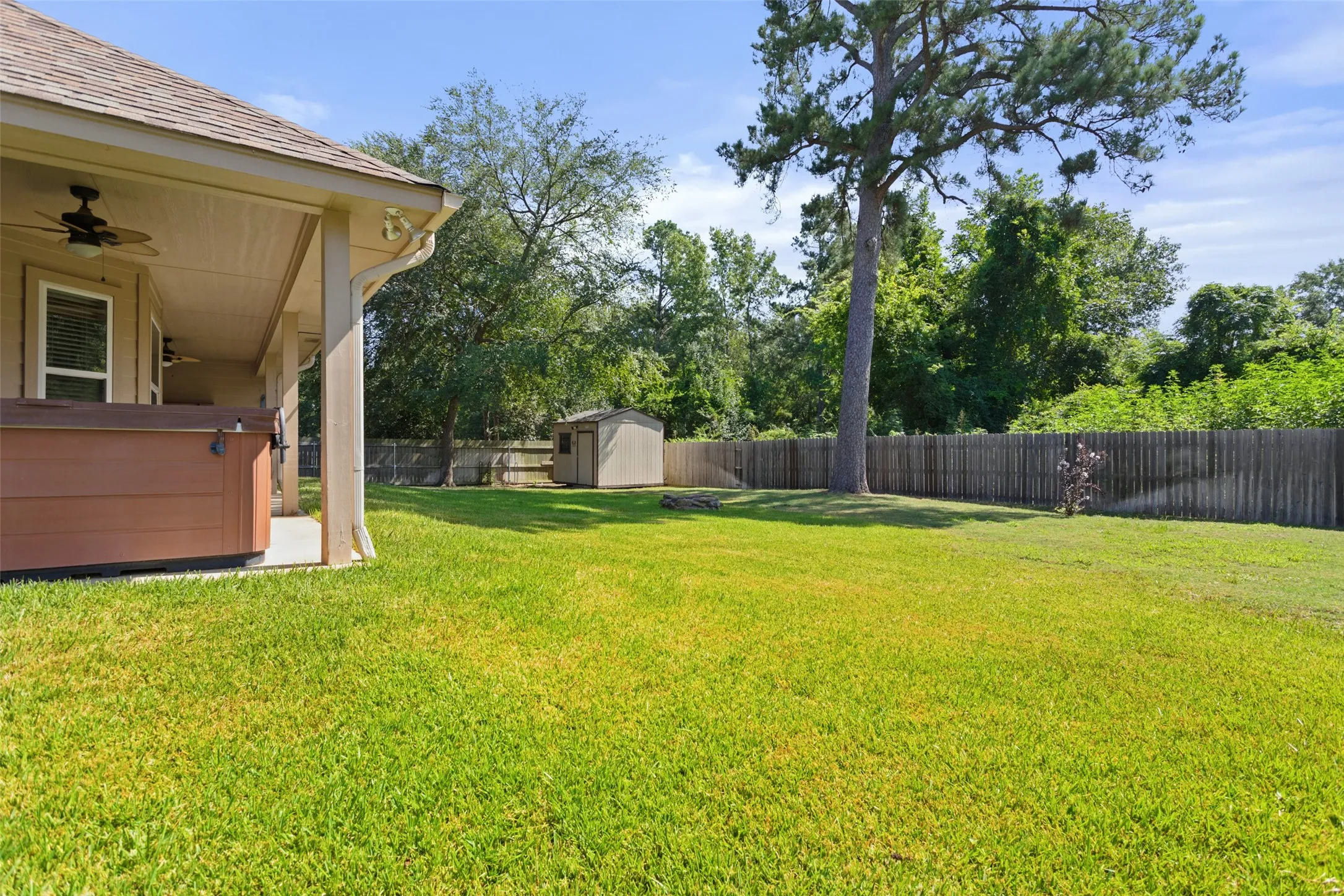 Single Family Residence For Sale in Smith County , 2312 Pittman Lane, Lindale, Texas 75771, 3 Bedroom, 2 Bathroom, 2 Garage spaces, 1,622 Sqft, built in 2013, mls#21344766, Real Estate Agent in Lindale, Homes For Sale in Smith county, Homes For Sale in Lindale, Realtor in Lindale Texas, Real Estate Brokerage Independent Realty Texas, Luminita Cordes Realtor