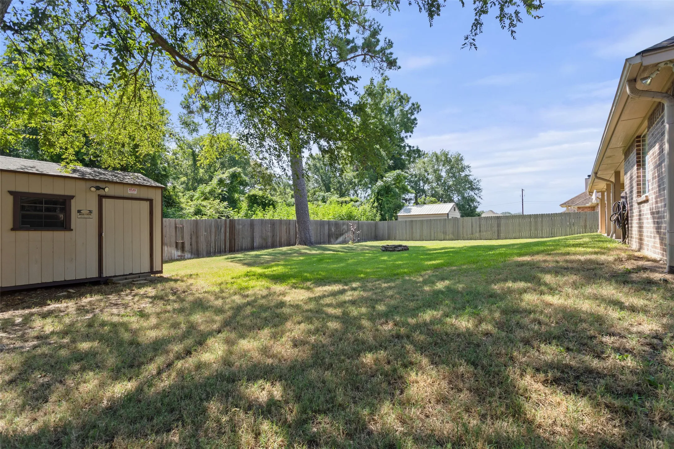 Single Family Residence For Sale in Smith County , 2312 Pittman Lane, Lindale, Texas 75771, 3 Bedroom, 2 Bathroom, 2 Garage spaces, 1,622 Sqft, built in 2013, mls#21344766, Real Estate Agent in Lindale, Homes For Sale in Smith county, Homes For Sale in Lindale, Realtor in Lindale Texas, Real Estate Brokerage Independent Realty Texas, Luminita Cordes Realtor