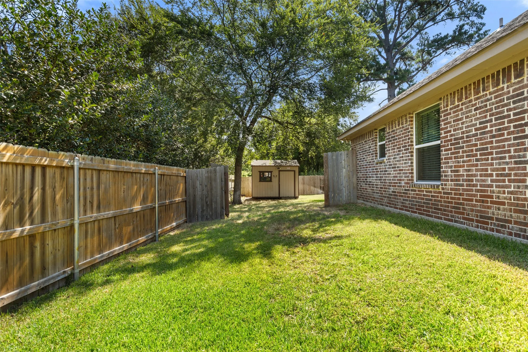 Single Family Residence For Sale in Smith County , 2312 Pittman Lane, Lindale, Texas 75771, 3 Bedroom, 2 Bathroom, 2 Garage spaces, 1,622 Sqft, built in 2013, mls#21344766, Real Estate Agent in Lindale, Homes For Sale in Smith county, Homes For Sale in Lindale, Realtor in Lindale Texas, Real Estate Brokerage Independent Realty Texas, Luminita Cordes Realtor