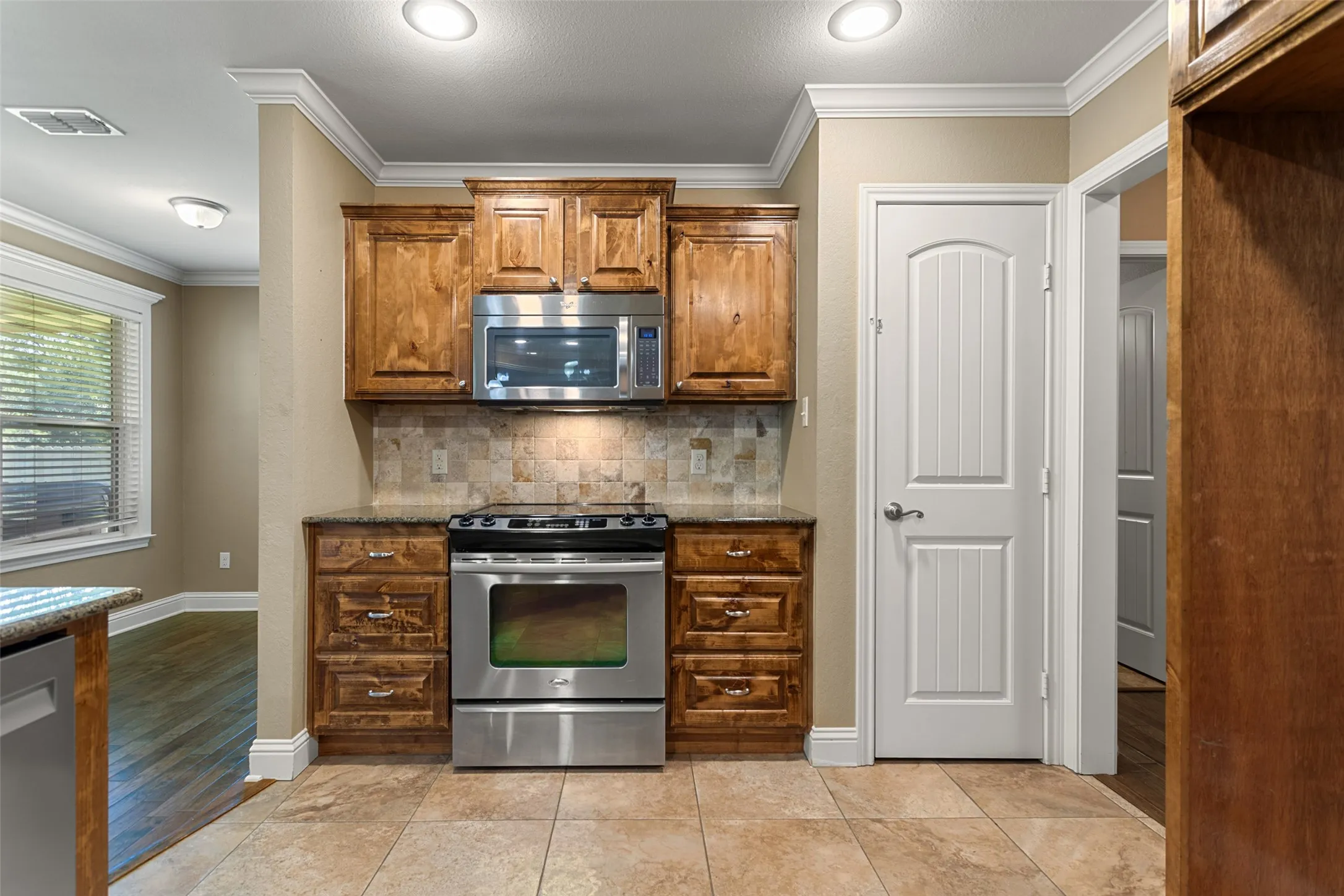 Single Family Residence For Sale in Smith County , 2312 Pittman Lane, Lindale, Texas 75771, 3 Bedroom, 2 Bathroom, 2 Garage spaces, 1,622 Sqft, built in 2013, mls#21344766, Real Estate Agent in Lindale, Homes For Sale in Smith county, Homes For Sale in Lindale, Realtor in Lindale Texas, Real Estate Brokerage Independent Realty Texas, Luminita Cordes Realtor