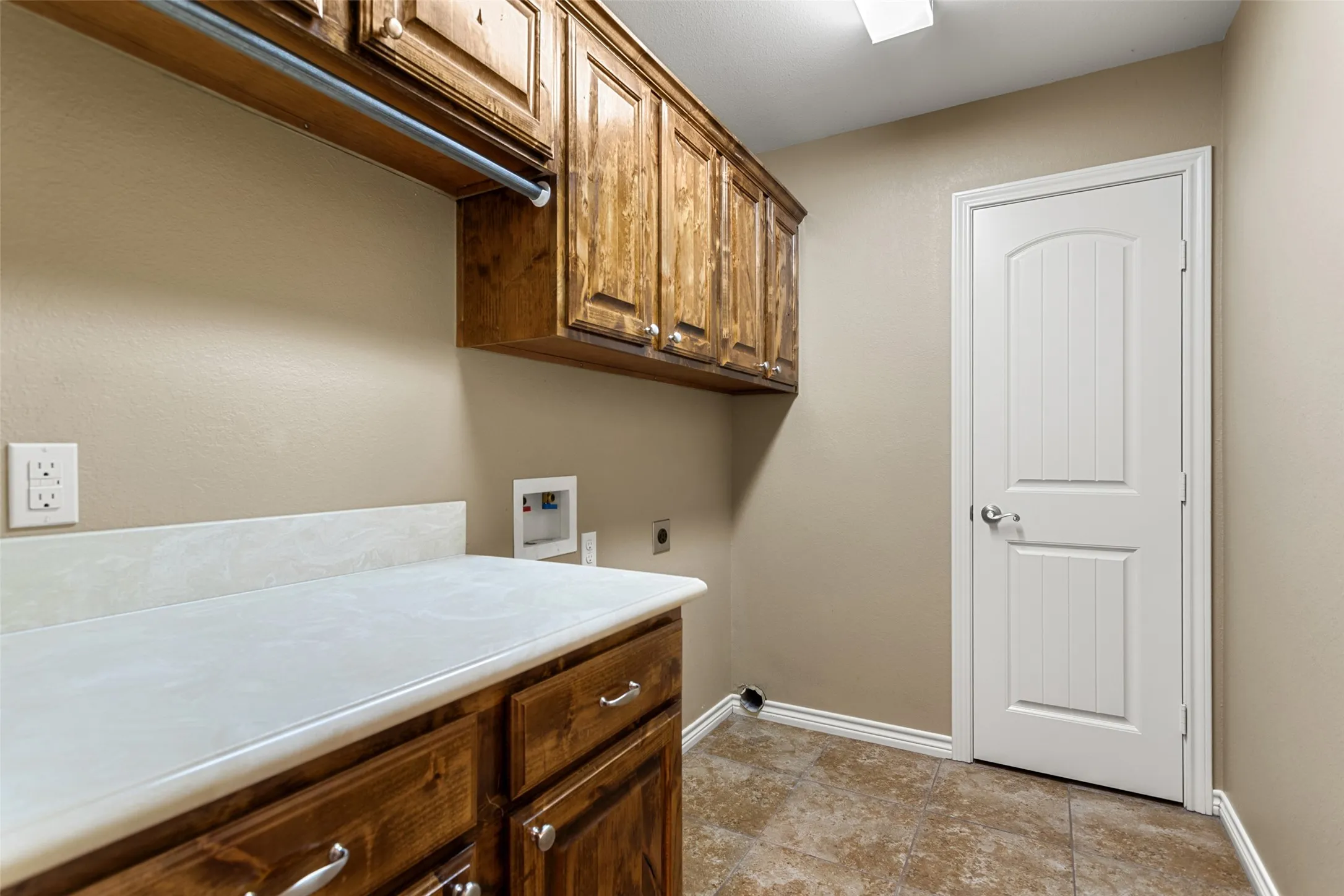 Single Family Residence For Sale in Smith County , 2312 Pittman Lane, Lindale, Texas 75771, 3 Bedroom, 2 Bathroom, 2 Garage spaces, 1,622 Sqft, built in 2013, mls#21344766, Real Estate Agent in Lindale, Homes For Sale in Smith county, Homes For Sale in Lindale, Realtor in Lindale Texas, Real Estate Brokerage Independent Realty Texas, Luminita Cordes Realtor