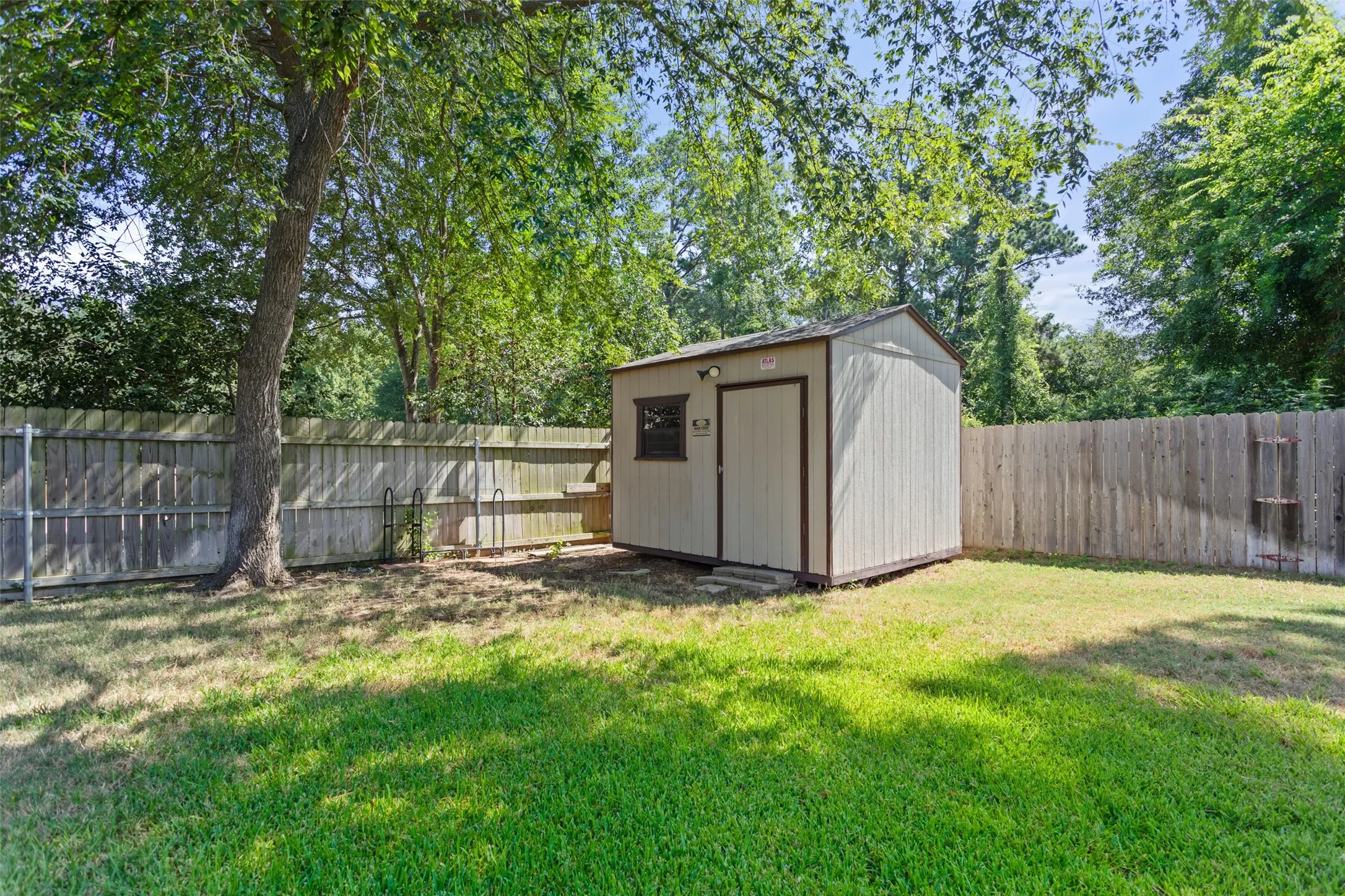 Single Family Residence For Sale in Smith County , 2312 Pittman Lane, Lindale, Texas 75771, 3 Bedroom, 2 Bathroom, 2 Garage spaces, 1,622 Sqft, built in 2013, mls#21344766, Real Estate Agent in Lindale, Homes For Sale in Smith county, Homes For Sale in Lindale, Realtor in Lindale Texas, Real Estate Brokerage Independent Realty Texas, Luminita Cordes Realtor