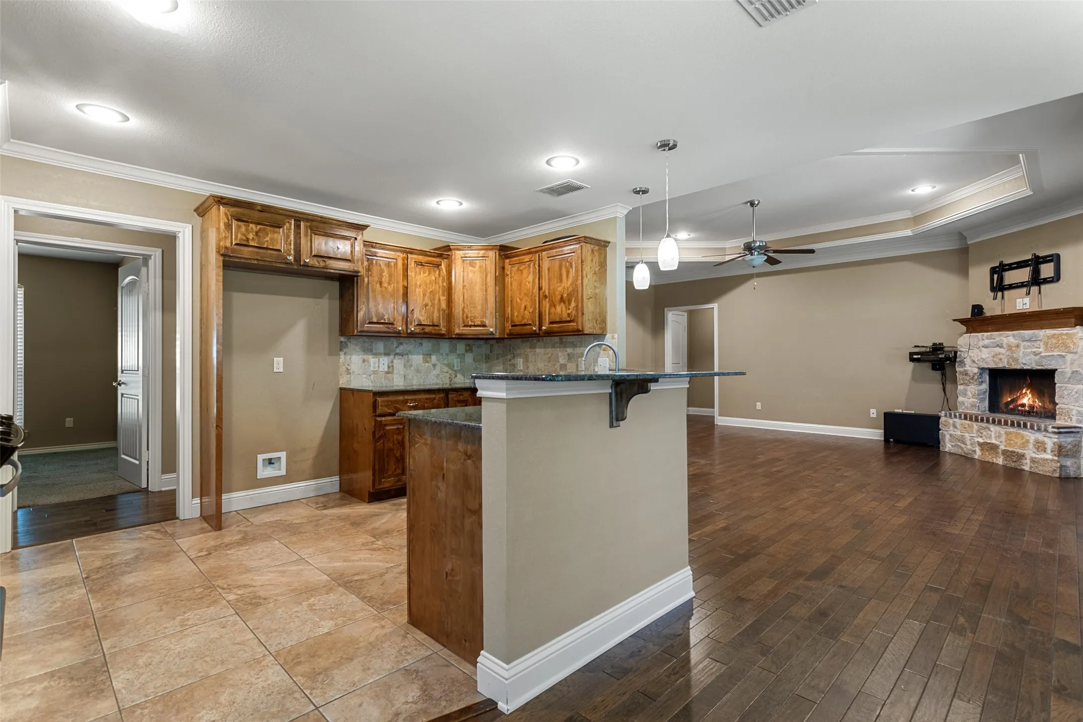 Single Family Residence For Sale in Smith County , 2312 Pittman Lane, Lindale, Texas 75771, 3 Bedroom, 2 Bathroom, 2 Garage spaces, 1,622 Sqft, built in 2013, mls#21344766, Real Estate Agent in Lindale, Homes For Sale in Smith county, Homes For Sale in Lindale, Realtor in Lindale Texas, Real Estate Brokerage Independent Realty Texas, Luminita Cordes Realtor