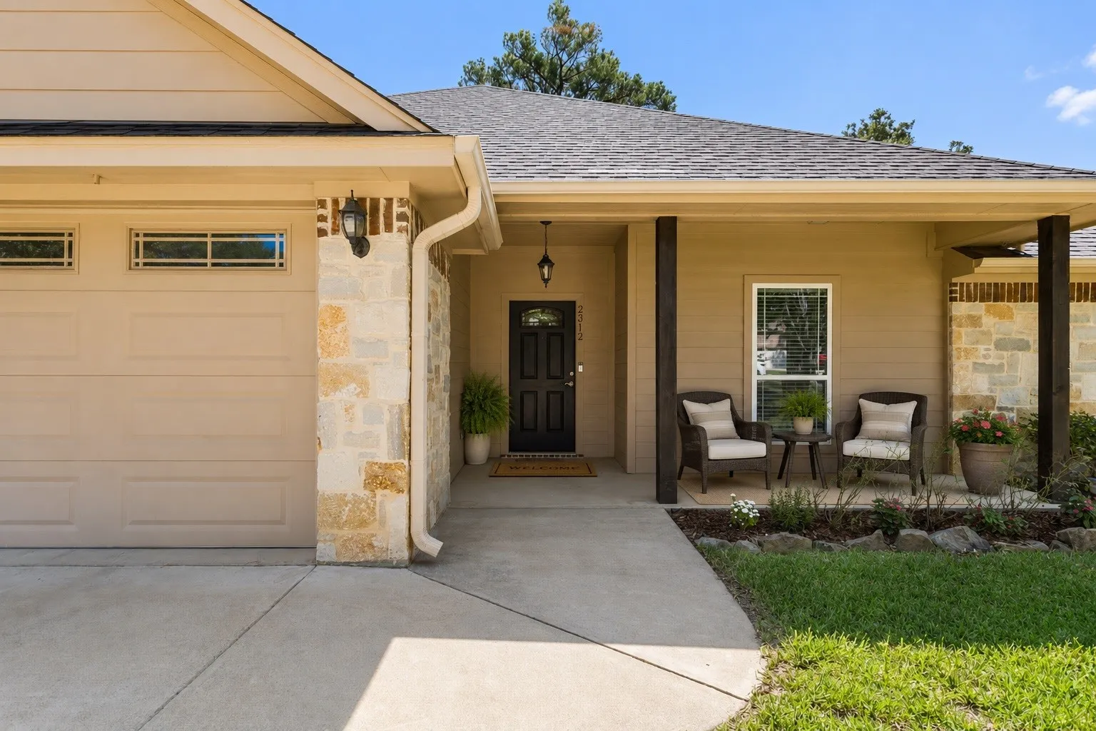 Single Family Residence For Sale in Smith County , 2312 Pittman Lane, Lindale, Texas 75771, 3 Bedroom, 2 Bathroom, 2 Garage spaces, 1,622 Sqft, built in 2013, mls#21344766, Real Estate Agent in Lindale, Homes For Sale in Smith county, Homes For Sale in Lindale, Realtor in Lindale Texas, Real Estate Brokerage Independent Realty Texas, Luminita Cordes Realtor