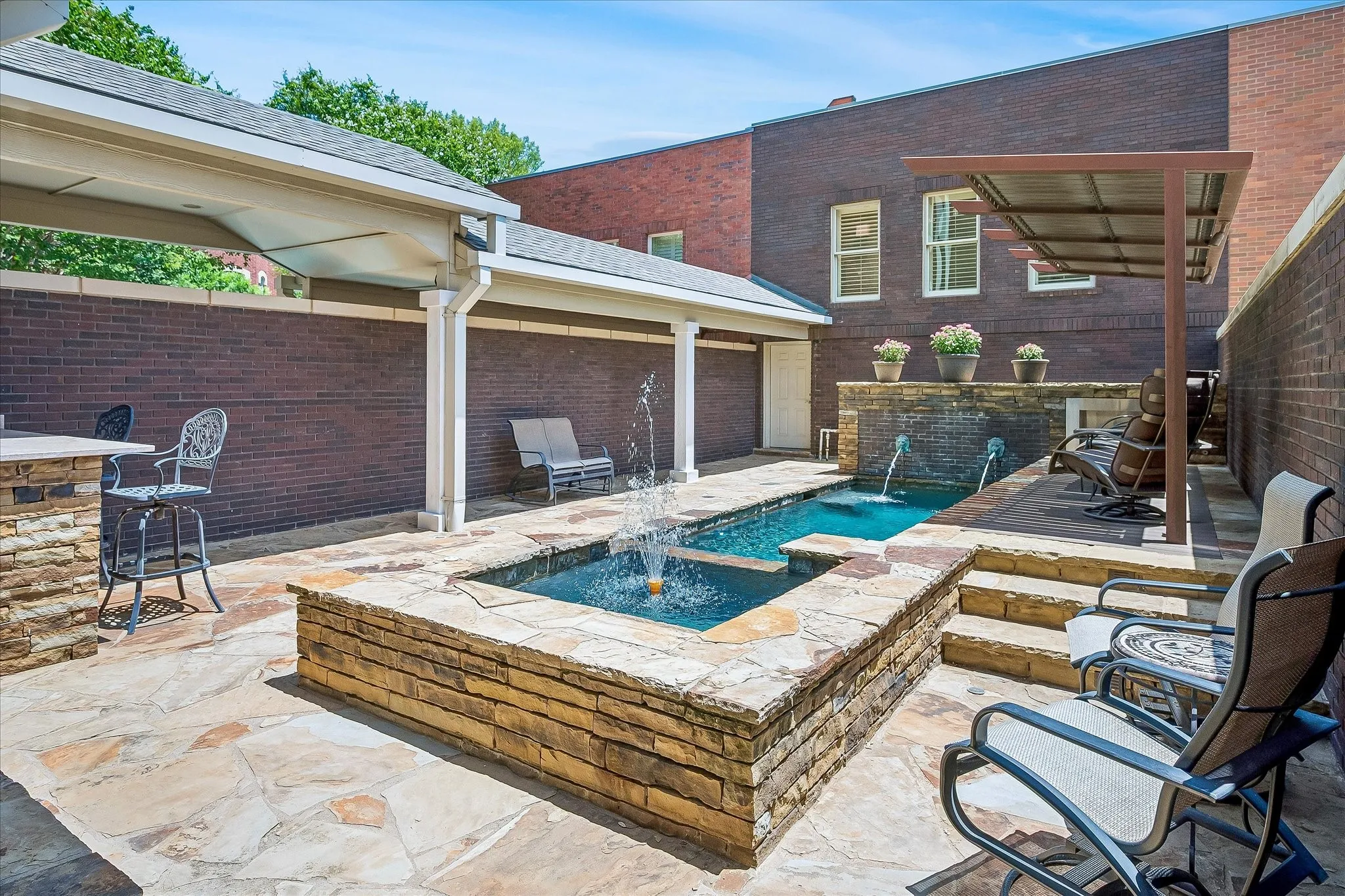 Single Family Residence For Sale in Tarrant County , 177 Summit Avenue, Southlake, Texas 76092, 5 Bedroom, 6 Bathroom, 2 Garage spaces, 3,794 Sqft, built in 2005, mls#21339205, Real Estate Agent in Southlake, Homes For Sale in Tarrant county, Homes For Sale in Southlake, Realtor in Southlake Texas, Real Estate Brokerage Independent Realty Texas, Luminita Cordes Realtor