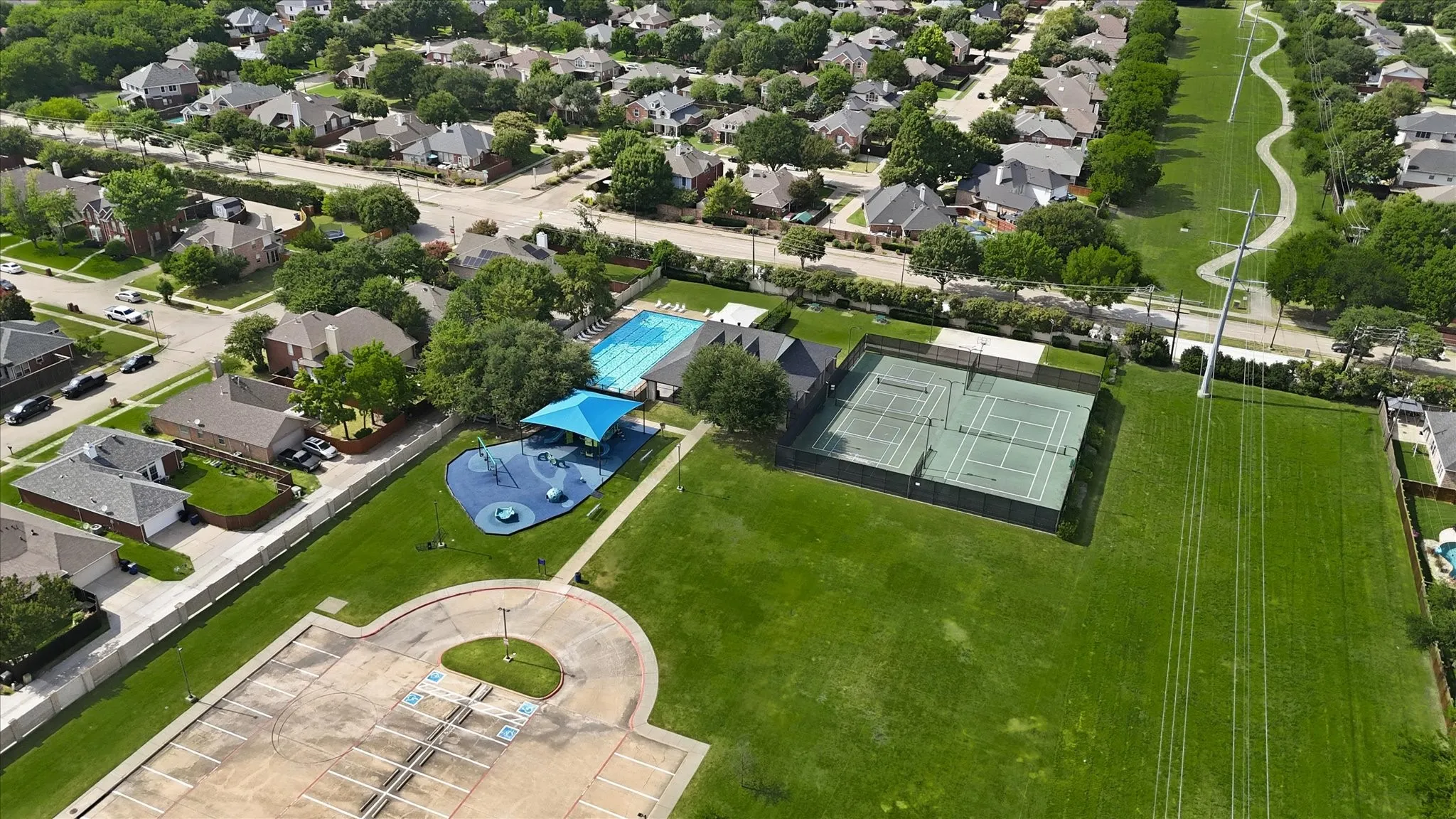 Single Family Residence For Sale in Collin County , 12000 Covington Lane, Frisco, Texas 75035, 5 Bedroom, 4 Bathroom, 2 Garage spaces, 4,290 Sqft, built in 1997, mls#21344157, Real Estate Agent in Frisco, Homes For Sale in Collin county, Homes For Sale in Frisco, Realtor in Frisco Texas, Real Estate Brokerage Independent Realty Texas, Luminita Cordes Realtor