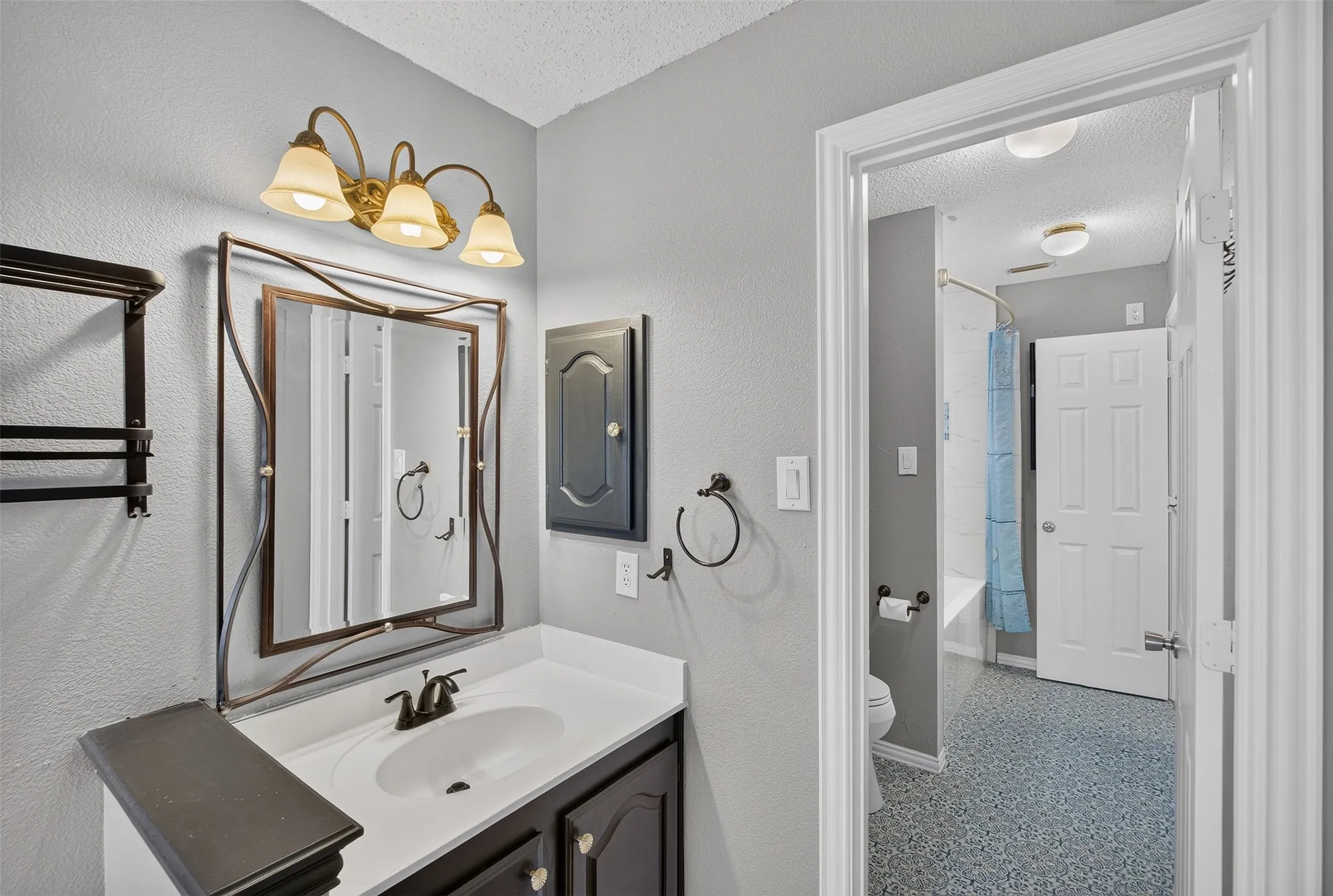 Single Family Residence For Sale in Collin County , 12000 Covington Lane, Frisco, Texas 75035, 5 Bedroom, 4 Bathroom, 2 Garage spaces, 4,290 Sqft, built in 1997, mls#21344157, Real Estate Agent in Frisco, Homes For Sale in Collin county, Homes For Sale in Frisco, Realtor in Frisco Texas, Real Estate Brokerage Independent Realty Texas, Luminita Cordes Realtor