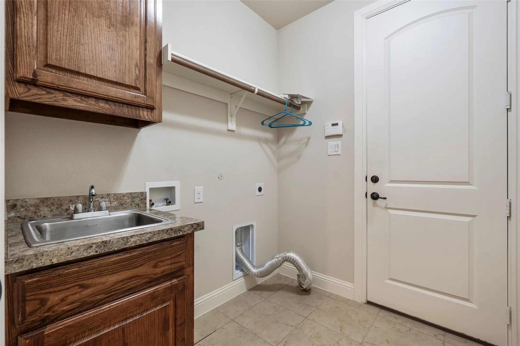 Single Family Residence For Rent in Tarrant County , 4802 Comstock Way, Mansfield, Texas 76063, 4 Bedroom, 2 Bathroom, 2 Garage spaces, 2,904 Sqft, built in 2018, mls#21345405, Real Estate Agent in Mansfield, Homes For Rent in Tarrant county, Homes For Rent in Mansfield, Realtor in Mansfield Texas, Real Estate Brokerage Independent Realty Texas, Luminita Cordes Realtor