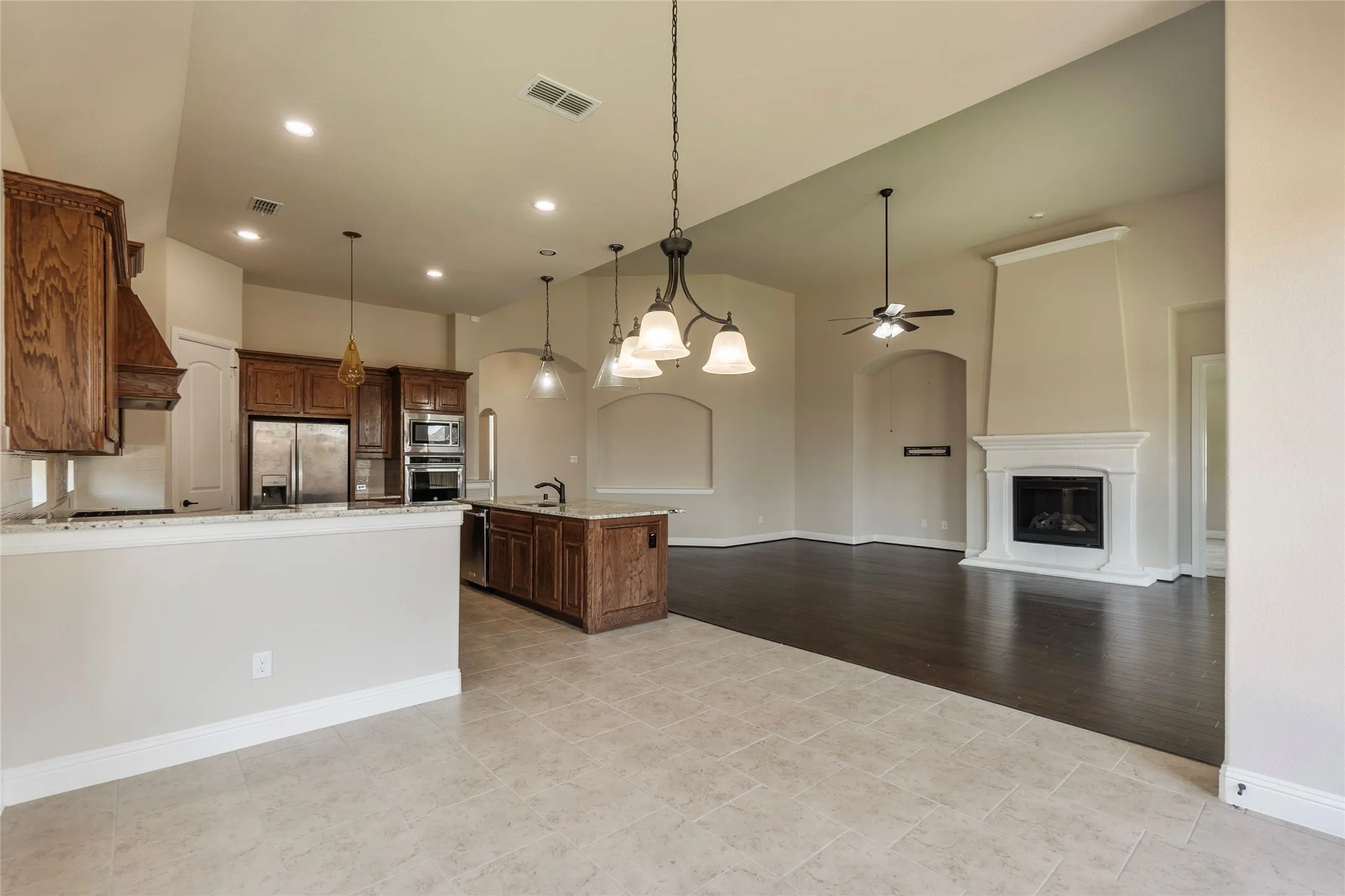 Single Family Residence For Rent in Tarrant County , 4802 Comstock Way, Mansfield, Texas 76063, 4 Bedroom, 2 Bathroom, 2 Garage spaces, 2,904 Sqft, built in 2018, mls#21345405, Real Estate Agent in Mansfield, Homes For Rent in Tarrant county, Homes For Rent in Mansfield, Realtor in Mansfield Texas, Real Estate Brokerage Independent Realty Texas, Luminita Cordes Realtor