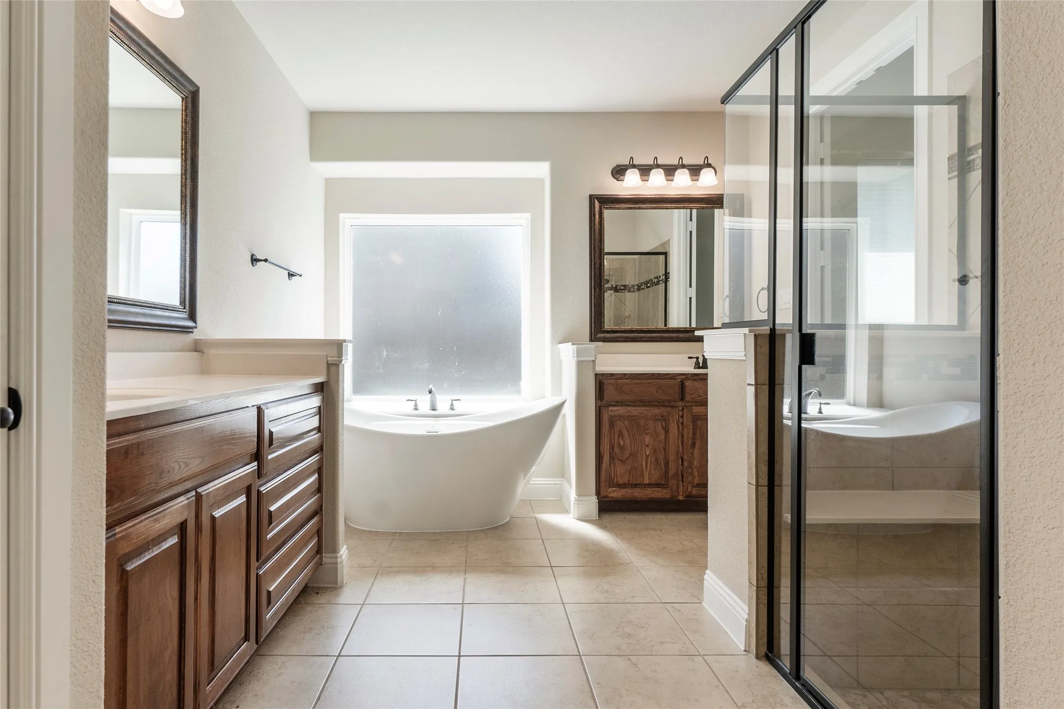 Single Family Residence For Rent in Tarrant County , 4802 Comstock Way, Mansfield, Texas 76063, 4 Bedroom, 2 Bathroom, 2 Garage spaces, 2,904 Sqft, built in 2018, mls#21345405, Real Estate Agent in Mansfield, Homes For Rent in Tarrant county, Homes For Rent in Mansfield, Realtor in Mansfield Texas, Real Estate Brokerage Independent Realty Texas, Luminita Cordes Realtor