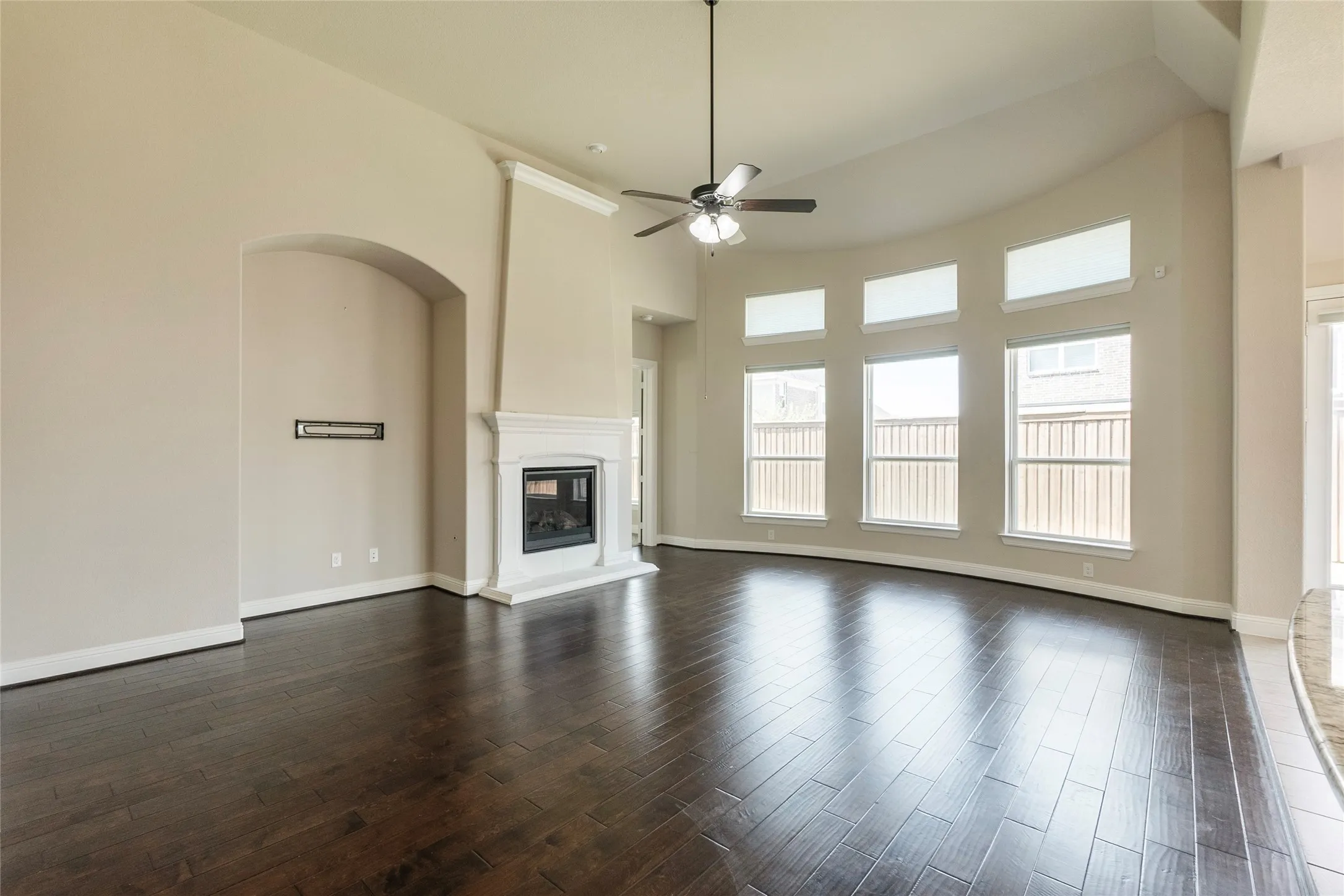 Single Family Residence For Rent in Tarrant County , 4802 Comstock Way, Mansfield, Texas 76063, 4 Bedroom, 2 Bathroom, 2 Garage spaces, 2,904 Sqft, built in 2018, mls#21345405, Real Estate Agent in Mansfield, Homes For Rent in Tarrant county, Homes For Rent in Mansfield, Realtor in Mansfield Texas, Real Estate Brokerage Independent Realty Texas, Luminita Cordes Realtor