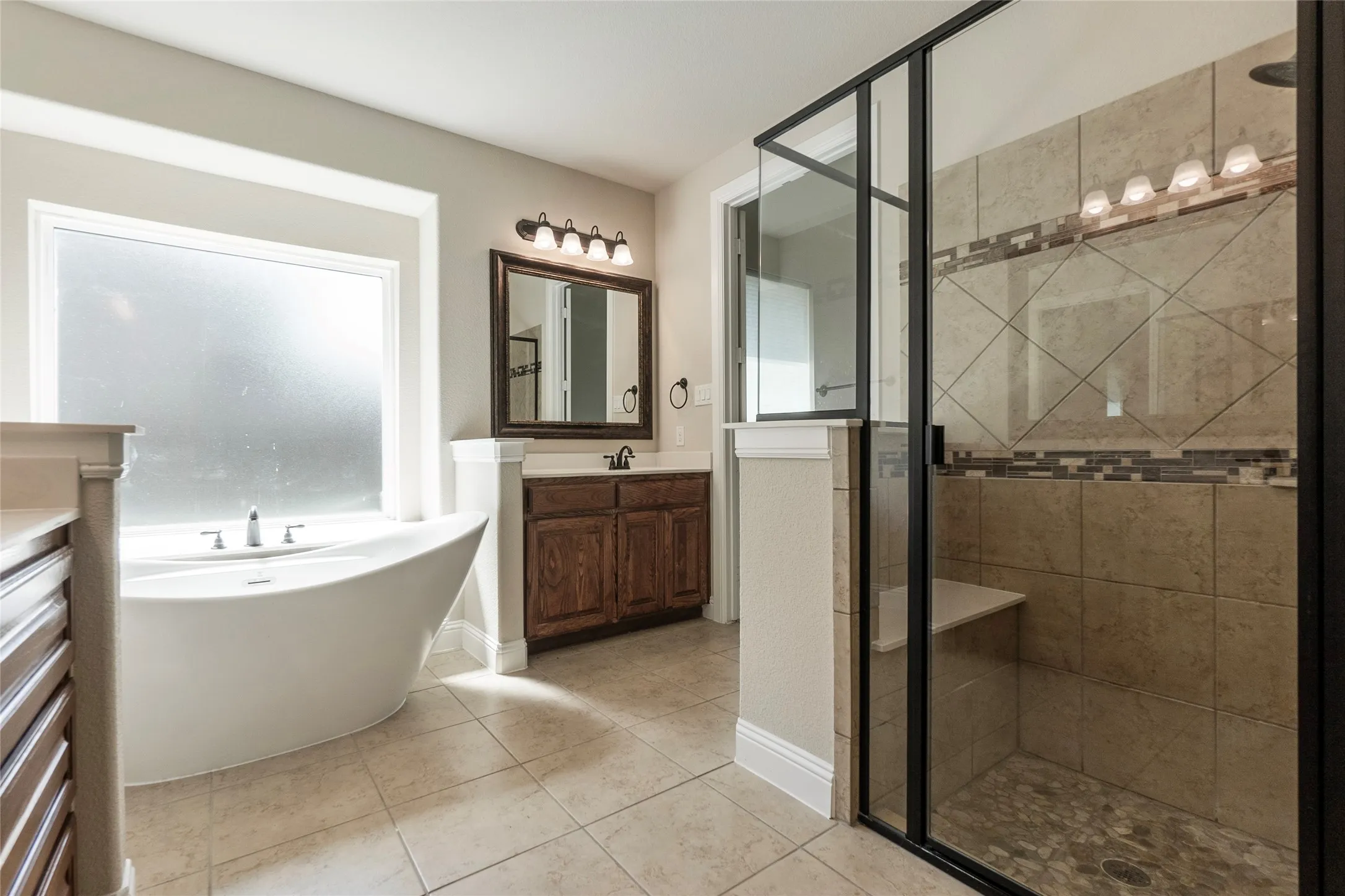 Single Family Residence For Rent in Tarrant County , 4802 Comstock Way, Mansfield, Texas 76063, 4 Bedroom, 2 Bathroom, 2 Garage spaces, 2,904 Sqft, built in 2018, mls#21345405, Real Estate Agent in Mansfield, Homes For Rent in Tarrant county, Homes For Rent in Mansfield, Realtor in Mansfield Texas, Real Estate Brokerage Independent Realty Texas, Luminita Cordes Realtor
