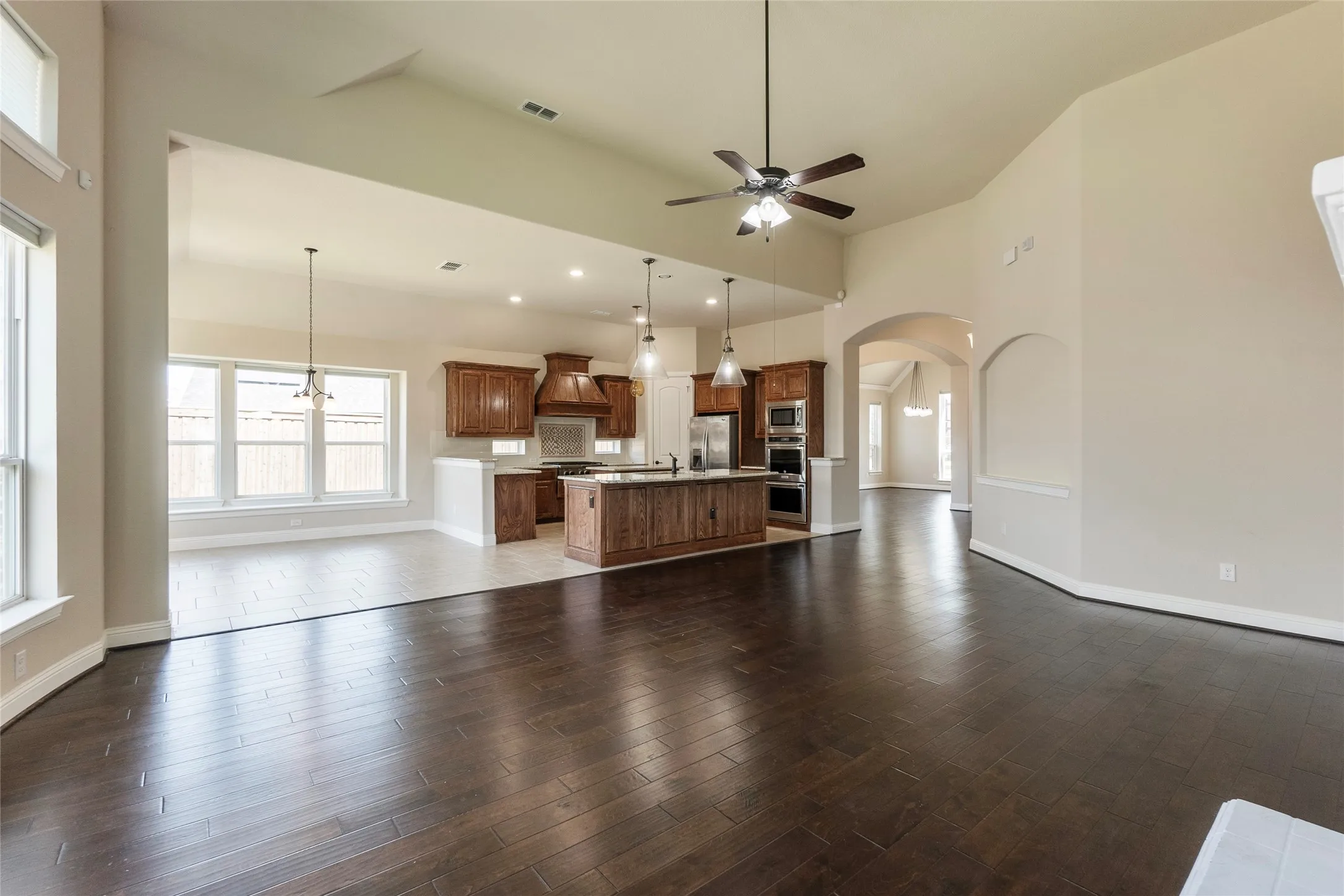Single Family Residence For Rent in Tarrant County , 4802 Comstock Way, Mansfield, Texas 76063, 4 Bedroom, 2 Bathroom, 2 Garage spaces, 2,904 Sqft, built in 2018, mls#21345405, Real Estate Agent in Mansfield, Homes For Rent in Tarrant county, Homes For Rent in Mansfield, Realtor in Mansfield Texas, Real Estate Brokerage Independent Realty Texas, Luminita Cordes Realtor