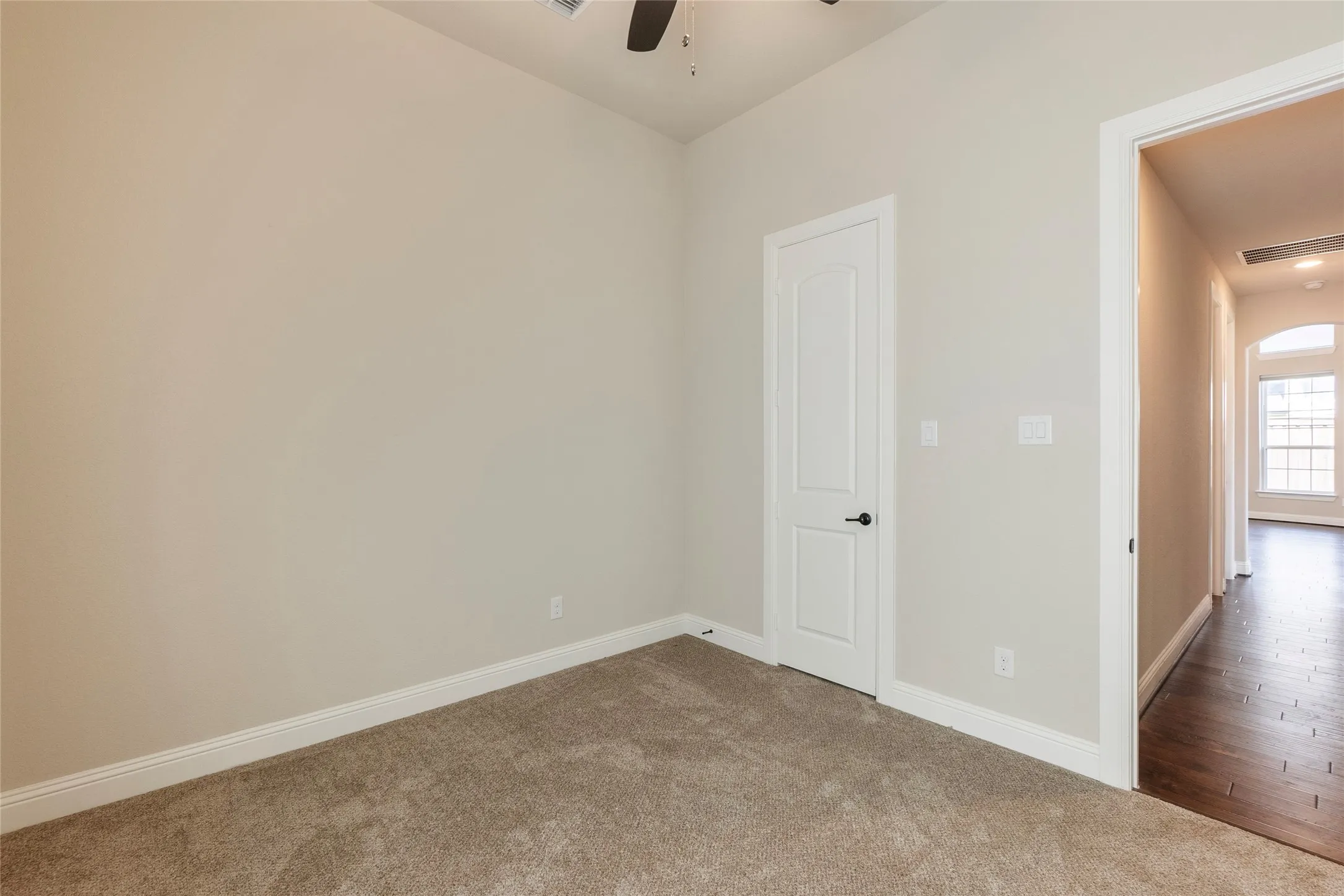 Single Family Residence For Rent in Tarrant County , 4802 Comstock Way, Mansfield, Texas 76063, 4 Bedroom, 2 Bathroom, 2 Garage spaces, 2,904 Sqft, built in 2018, mls#21345405, Real Estate Agent in Mansfield, Homes For Rent in Tarrant county, Homes For Rent in Mansfield, Realtor in Mansfield Texas, Real Estate Brokerage Independent Realty Texas, Luminita Cordes Realtor
