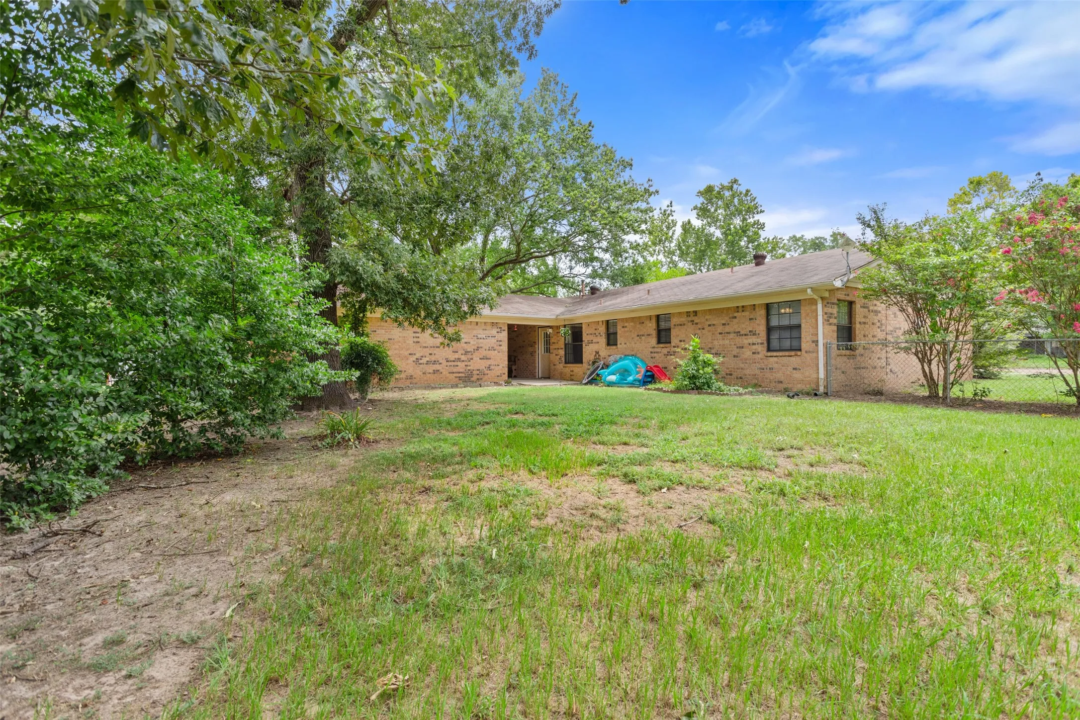 Single Family Residence For Sale in Wood County , 709 Glazner Street, Hawkins, Texas 75765, 3 Bedroom, 2 Bathroom, 2 Garage spaces, 1,542 Sqft, built in 1987, mls#21345015, Real Estate Agent in Hawkins, Homes For Sale in Wood county, Homes For Sale in Hawkins, Realtor in Hawkins Texas, Real Estate Brokerage Independent Realty Texas, Luminita Cordes Realtor