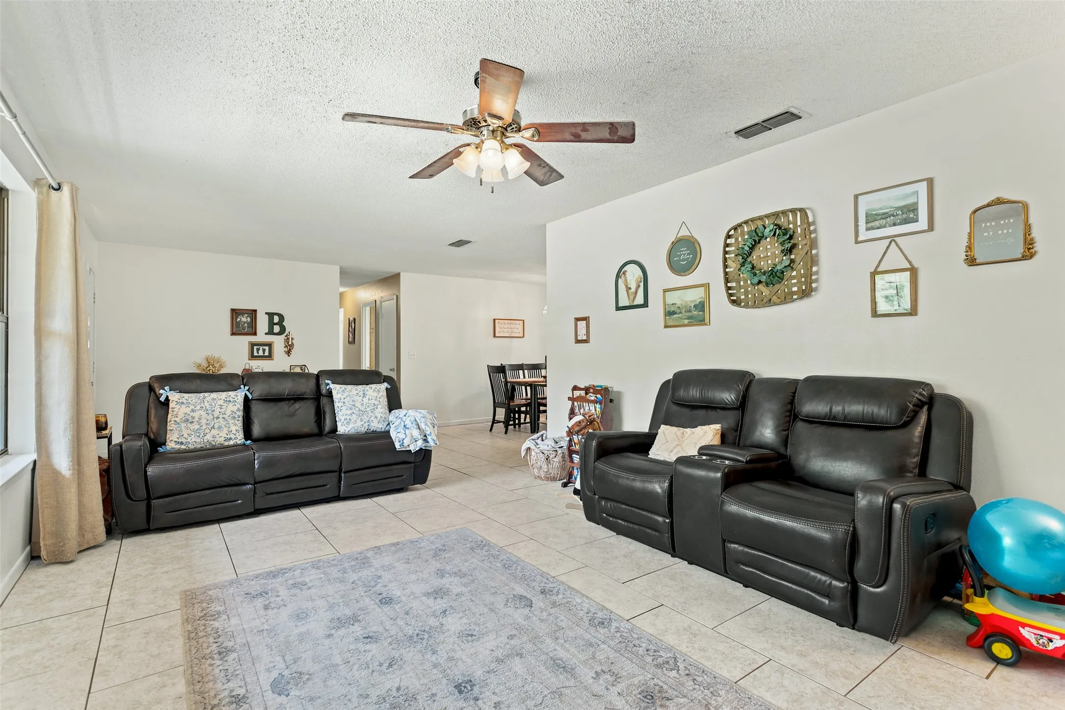 Single Family Residence For Sale in Wood County , 709 Glazner Street, Hawkins, Texas 75765, 3 Bedroom, 2 Bathroom, 2 Garage spaces, 1,542 Sqft, built in 1987, mls#21345015, Real Estate Agent in Hawkins, Homes For Sale in Wood county, Homes For Sale in Hawkins, Realtor in Hawkins Texas, Real Estate Brokerage Independent Realty Texas, Luminita Cordes Realtor