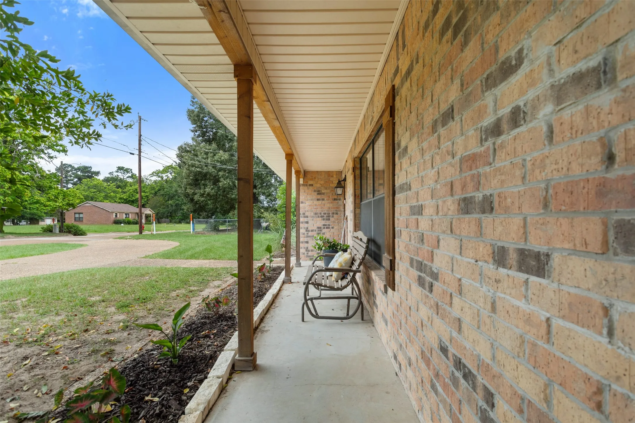 Single Family Residence For Sale in Wood County , 709 Glazner Street, Hawkins, Texas 75765, 3 Bedroom, 2 Bathroom, 2 Garage spaces, 1,542 Sqft, built in 1987, mls#21345015, Real Estate Agent in Hawkins, Homes For Sale in Wood county, Homes For Sale in Hawkins, Realtor in Hawkins Texas, Real Estate Brokerage Independent Realty Texas, Luminita Cordes Realtor