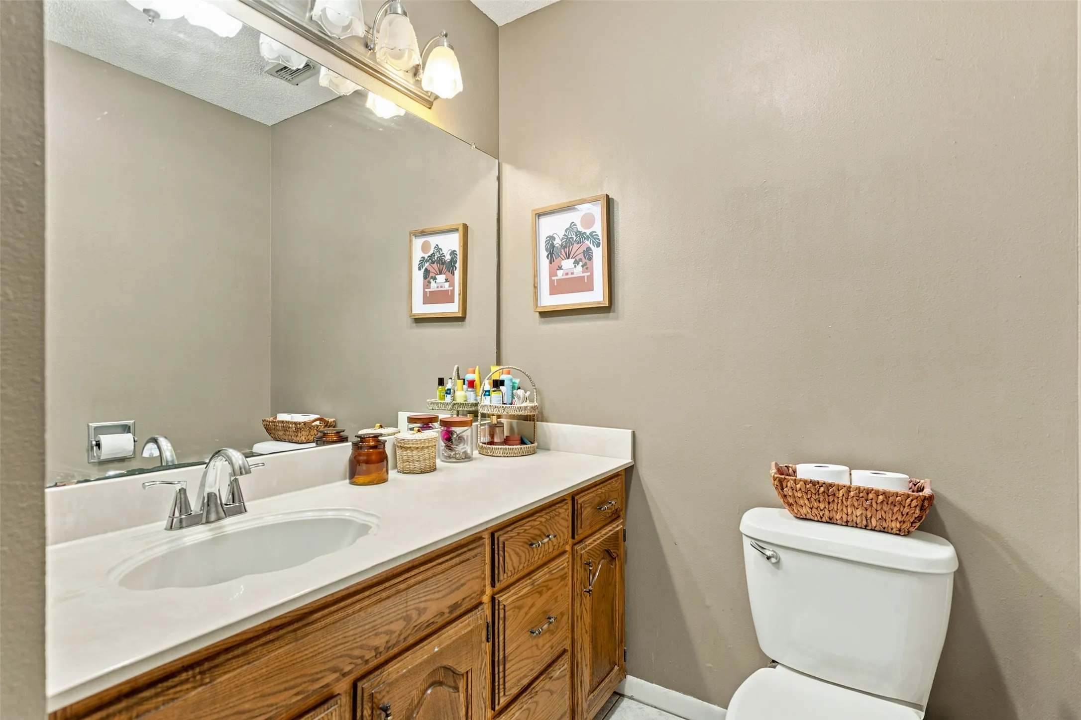 Single Family Residence For Sale in Wood County , 709 Glazner Street, Hawkins, Texas 75765, 3 Bedroom, 2 Bathroom, 2 Garage spaces, 1,542 Sqft, built in 1987, mls#21345015, Real Estate Agent in Hawkins, Homes For Sale in Wood county, Homes For Sale in Hawkins, Realtor in Hawkins Texas, Real Estate Brokerage Independent Realty Texas, Luminita Cordes Realtor