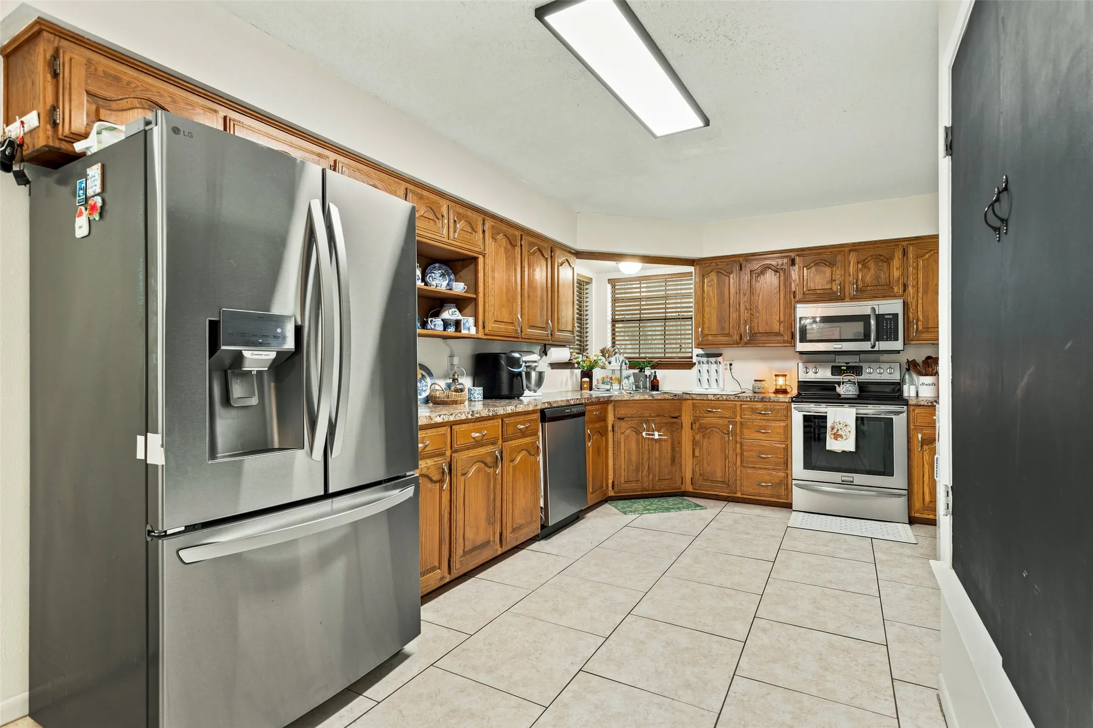 Single Family Residence For Sale in Wood County , 709 Glazner Street, Hawkins, Texas 75765, 3 Bedroom, 2 Bathroom, 2 Garage spaces, 1,542 Sqft, built in 1987, mls#21345015, Real Estate Agent in Hawkins, Homes For Sale in Wood county, Homes For Sale in Hawkins, Realtor in Hawkins Texas, Real Estate Brokerage Independent Realty Texas, Luminita Cordes Realtor