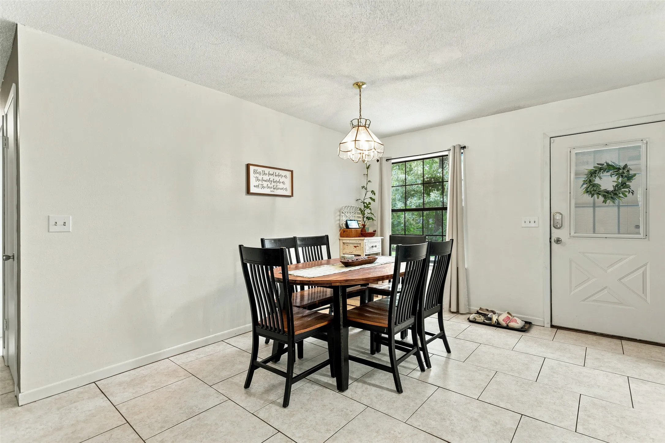 Single Family Residence For Sale in Wood County , 709 Glazner Street, Hawkins, Texas 75765, 3 Bedroom, 2 Bathroom, 2 Garage spaces, 1,542 Sqft, built in 1987, mls#21345015, Real Estate Agent in Hawkins, Homes For Sale in Wood county, Homes For Sale in Hawkins, Realtor in Hawkins Texas, Real Estate Brokerage Independent Realty Texas, Luminita Cordes Realtor