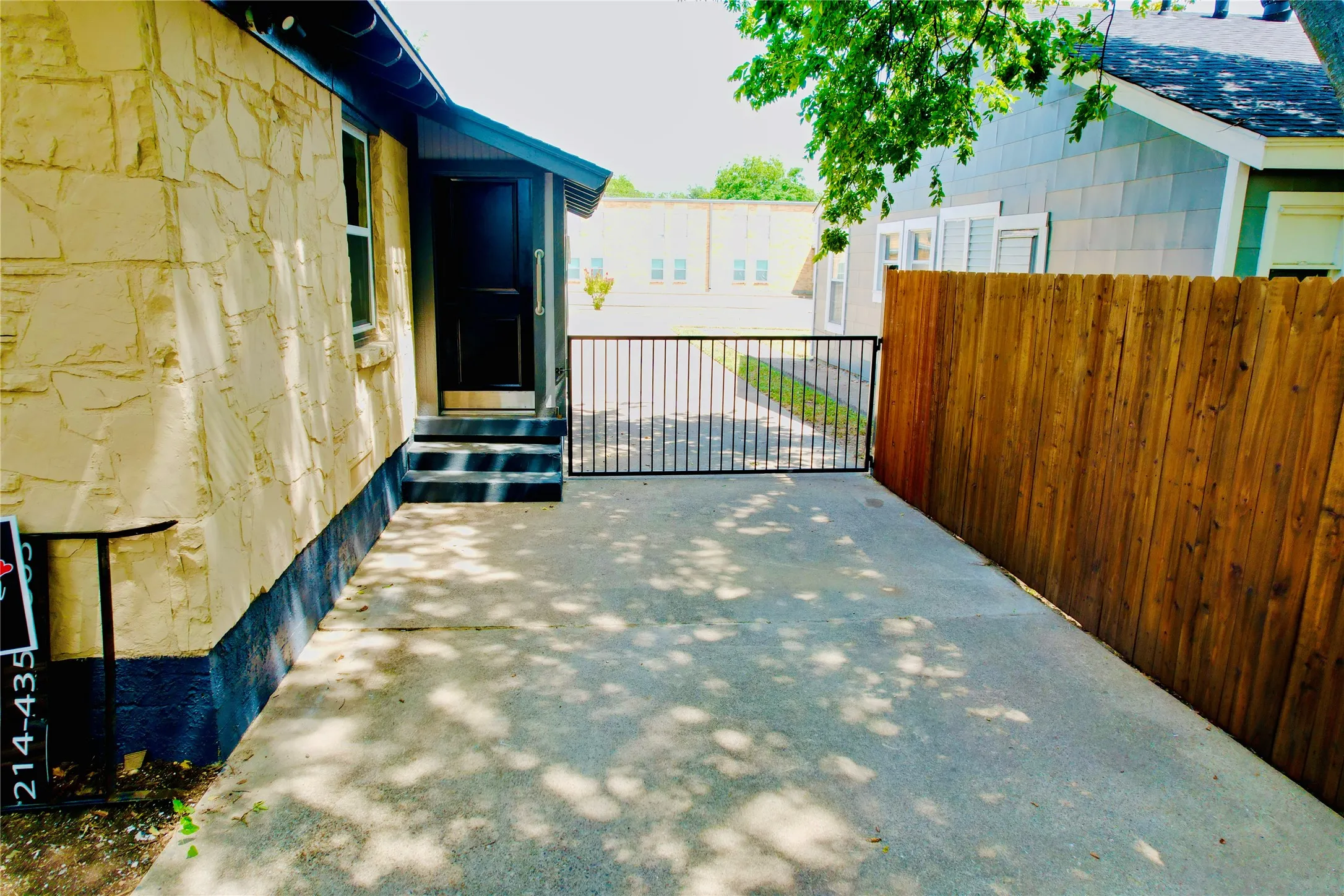 Single Family Residence For Sale in Dallas County , 1814 Melbourne Avenue, Dallas, Texas 75224, 3 Bedroom, 2 Bathroom, 1 Garage spaces, 1,350 Sqft, built in 1948, Price $397,000, mls#21345336, Real Estate Agent in Dallas, Homes For Sale in Dallas county, Homes For Sale in Dallas, Realtor in Dallas Texas, Real Estate Brokerage Independent Realty Texas, Luminita Cordes Realtor