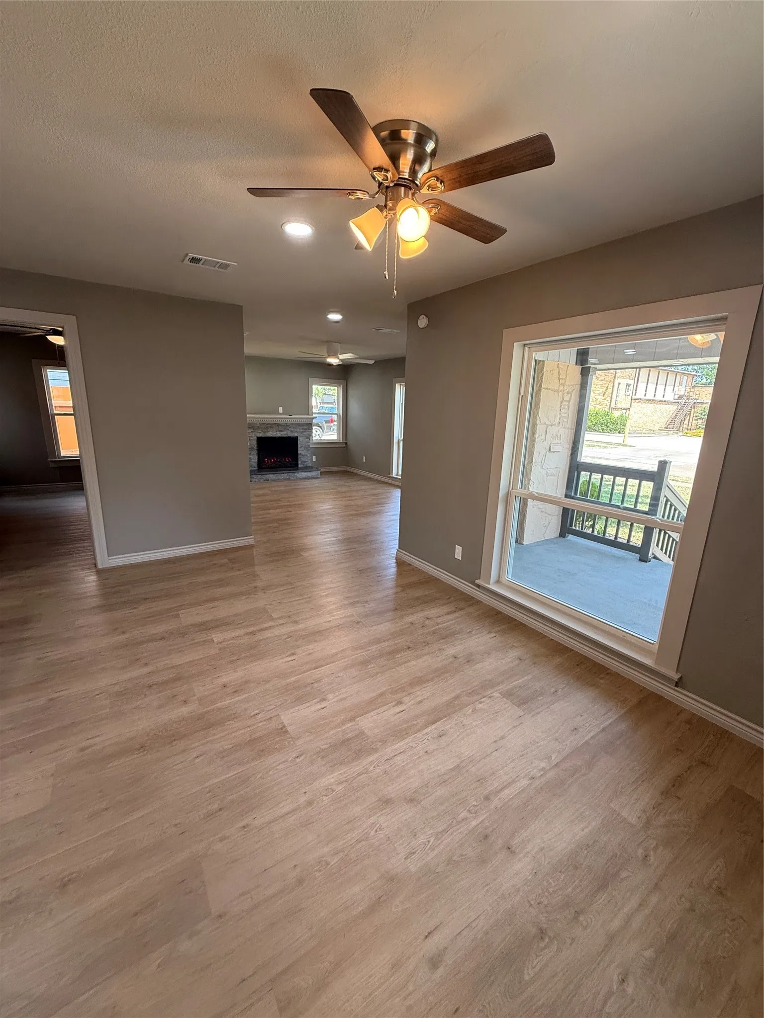Single Family Residence For Sale in Dallas County , 1814 Melbourne Avenue, Dallas, Texas 75224, 3 Bedroom, 2 Bathroom, 1 Garage spaces, 1,350 Sqft, built in 1948, Price $397,000, mls#21345336, Real Estate Agent in Dallas, Homes For Sale in Dallas county, Homes For Sale in Dallas, Realtor in Dallas Texas, Real Estate Brokerage Independent Realty Texas, Luminita Cordes Realtor