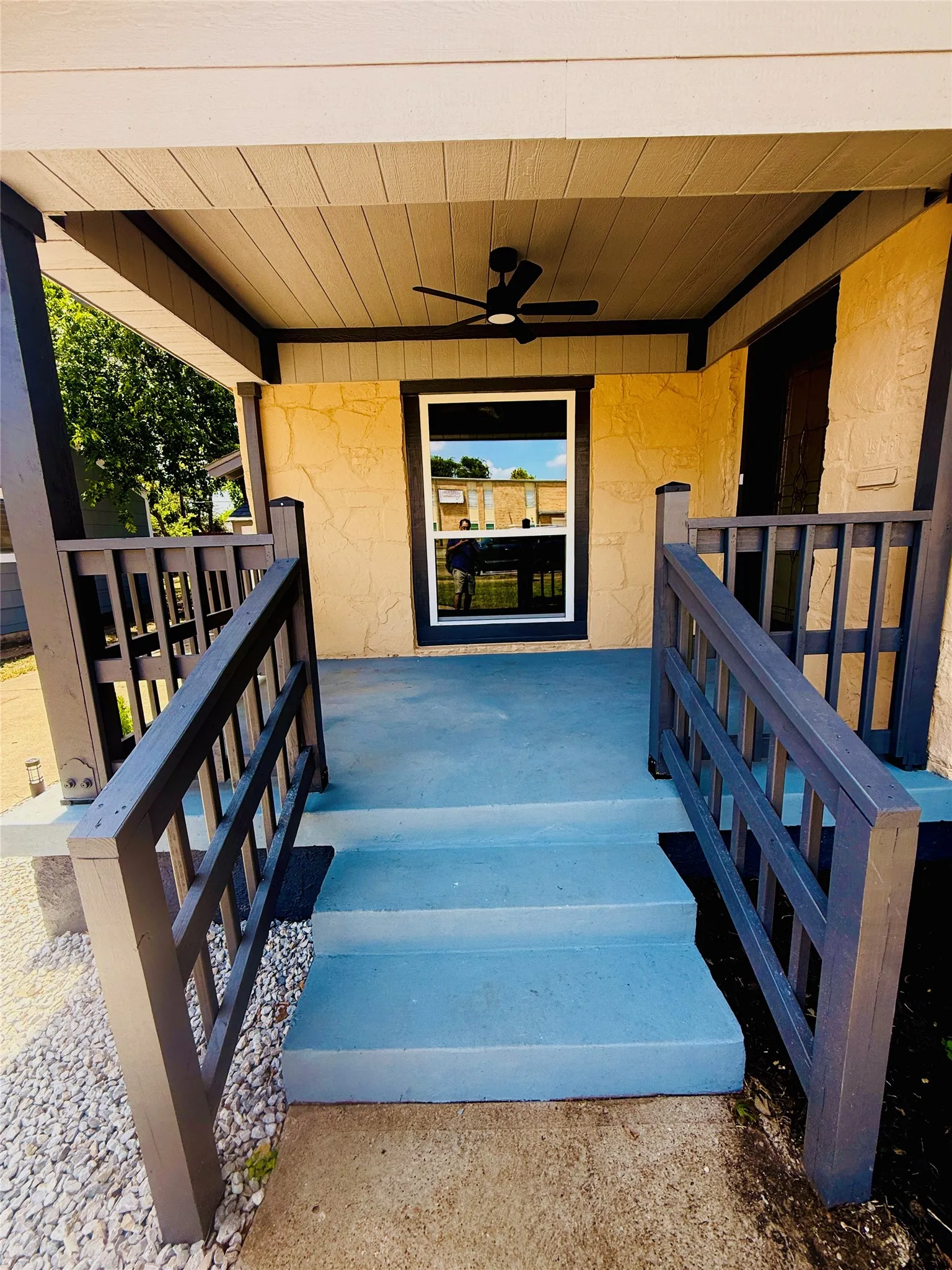Single Family Residence For Sale in Dallas County , 1814 Melbourne Avenue, Dallas, Texas 75224, 3 Bedroom, 2 Bathroom, 1 Garage spaces, 1,350 Sqft, built in 1948, Price $397,000, mls#21345336, Real Estate Agent in Dallas, Homes For Sale in Dallas county, Homes For Sale in Dallas, Realtor in Dallas Texas, Real Estate Brokerage Independent Realty Texas, Luminita Cordes Realtor