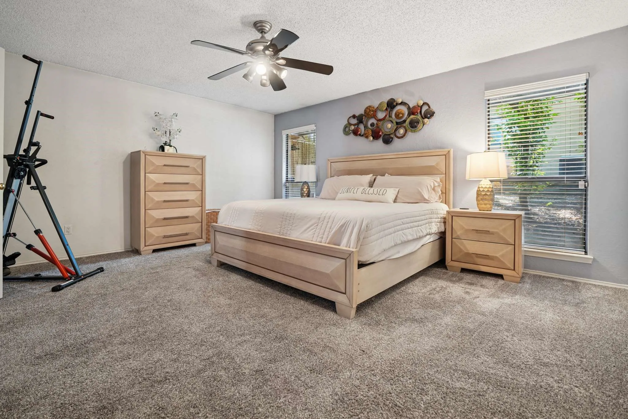 Single Family Residence For Sale in Dallas County , 824 Cherlynne Drive, Cedar Hill, Texas 75104, 3 Bedroom, 2 Bathroom, 2 Garage spaces, 1,729 Sqft, built in 1983, mls#21344086, Real Estate Agent in Cedar Hill, Homes For Sale in Dallas county, Homes For Sale in Cedar Hill, Realtor in Cedar Hill Texas, Real Estate Brokerage Independent Realty Texas, Luminita Cordes Realtor