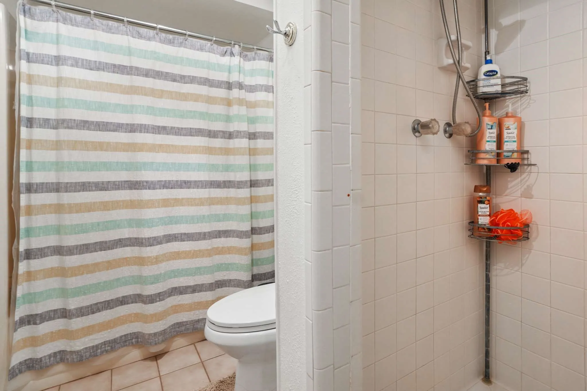 Single Family Residence For Sale in Dallas County , 824 Cherlynne Drive, Cedar Hill, Texas 75104, 3 Bedroom, 2 Bathroom, 2 Garage spaces, 1,729 Sqft, built in 1983, mls#21344086, Real Estate Agent in Cedar Hill, Homes For Sale in Dallas county, Homes For Sale in Cedar Hill, Realtor in Cedar Hill Texas, Real Estate Brokerage Independent Realty Texas, Luminita Cordes Realtor