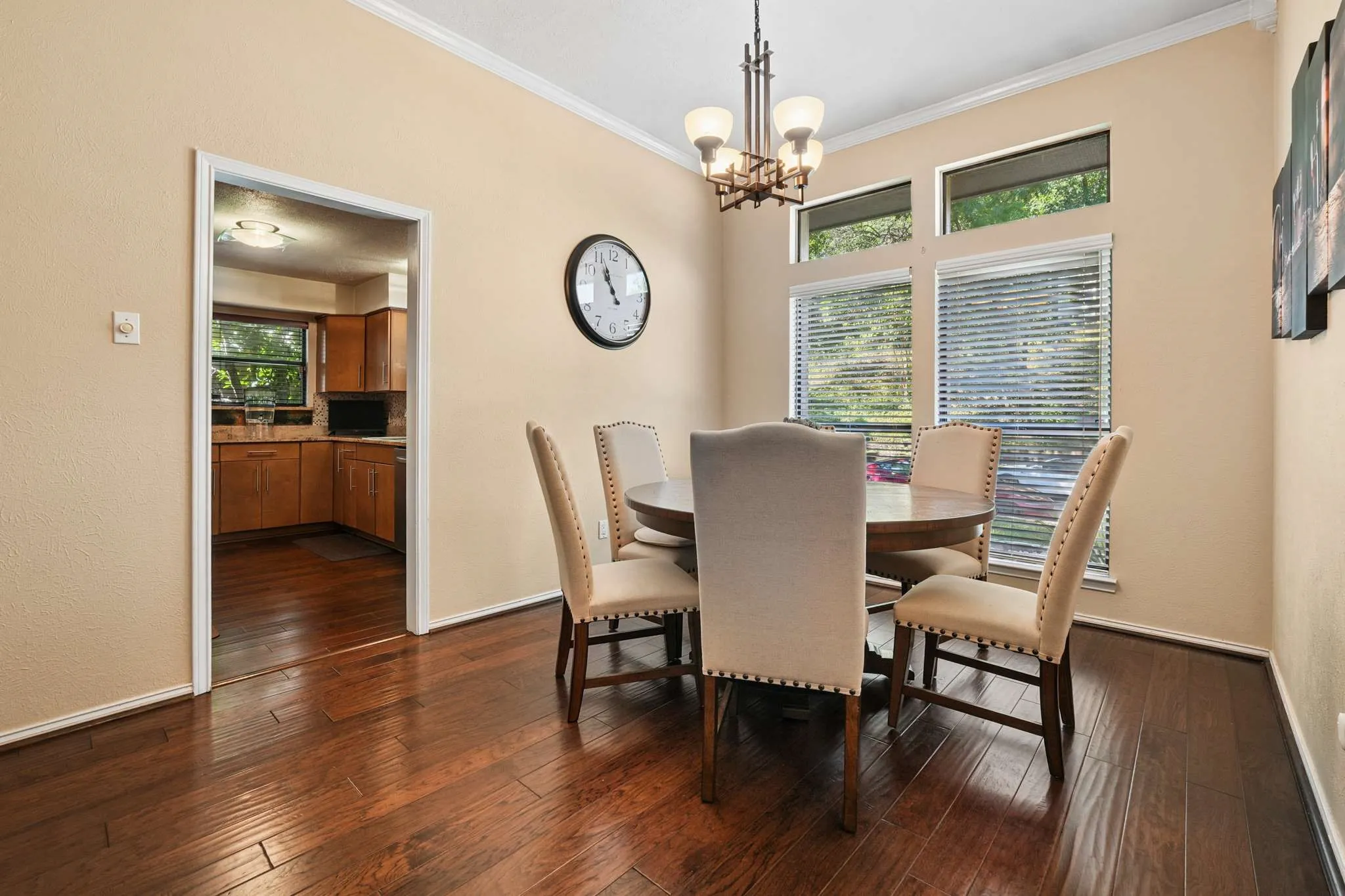 Single Family Residence For Sale in Dallas County , 824 Cherlynne Drive, Cedar Hill, Texas 75104, 3 Bedroom, 2 Bathroom, 2 Garage spaces, 1,729 Sqft, built in 1983, mls#21344086, Real Estate Agent in Cedar Hill, Homes For Sale in Dallas county, Homes For Sale in Cedar Hill, Realtor in Cedar Hill Texas, Real Estate Brokerage Independent Realty Texas, Luminita Cordes Realtor