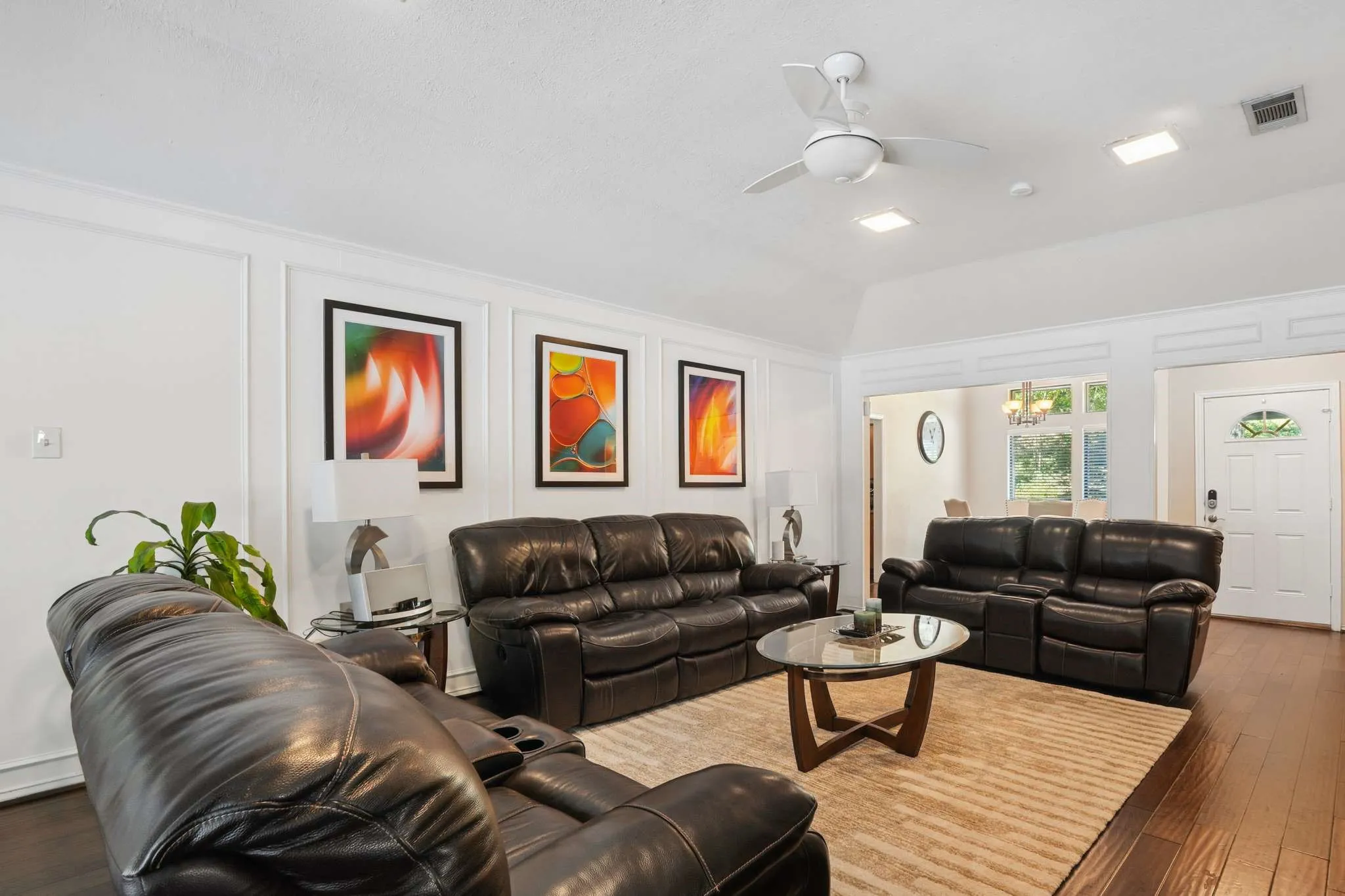 Single Family Residence For Sale in Dallas County , 824 Cherlynne Drive, Cedar Hill, Texas 75104, 3 Bedroom, 2 Bathroom, 2 Garage spaces, 1,729 Sqft, built in 1983, mls#21344086, Real Estate Agent in Cedar Hill, Homes For Sale in Dallas county, Homes For Sale in Cedar Hill, Realtor in Cedar Hill Texas, Real Estate Brokerage Independent Realty Texas, Luminita Cordes Realtor