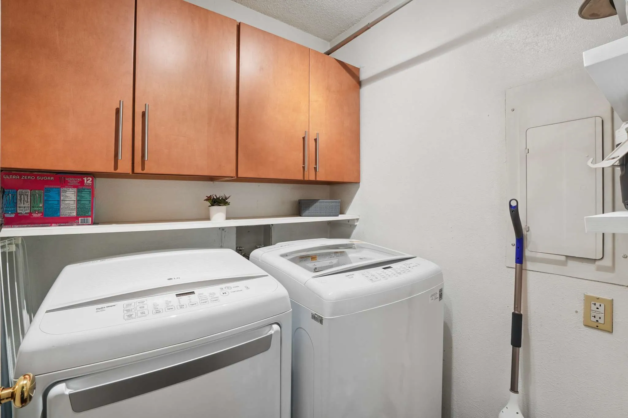 Single Family Residence For Sale in Dallas County , 824 Cherlynne Drive, Cedar Hill, Texas 75104, 3 Bedroom, 2 Bathroom, 2 Garage spaces, 1,729 Sqft, built in 1983, mls#21344086, Real Estate Agent in Cedar Hill, Homes For Sale in Dallas county, Homes For Sale in Cedar Hill, Realtor in Cedar Hill Texas, Real Estate Brokerage Independent Realty Texas, Luminita Cordes Realtor