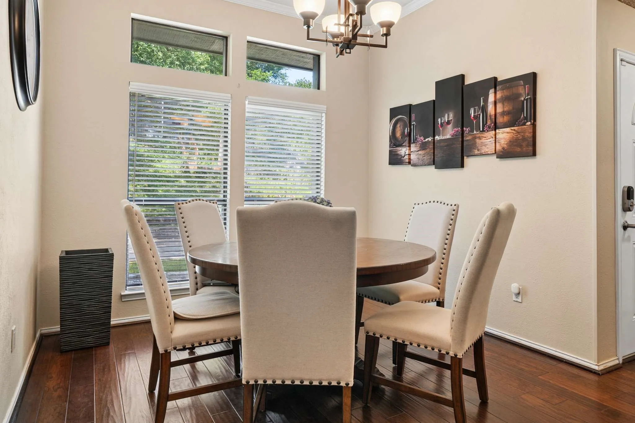 Single Family Residence For Sale in Dallas County , 824 Cherlynne Drive, Cedar Hill, Texas 75104, 3 Bedroom, 2 Bathroom, 2 Garage spaces, 1,729 Sqft, built in 1983, mls#21344086, Real Estate Agent in Cedar Hill, Homes For Sale in Dallas county, Homes For Sale in Cedar Hill, Realtor in Cedar Hill Texas, Real Estate Brokerage Independent Realty Texas, Luminita Cordes Realtor