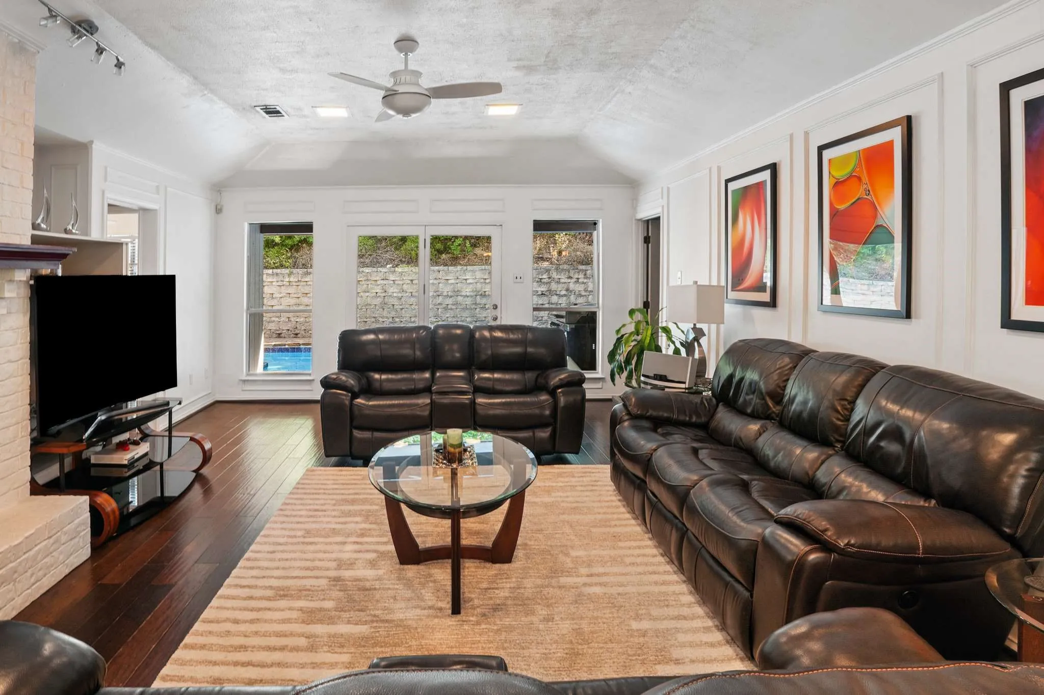 Single Family Residence For Sale in Dallas County , 824 Cherlynne Drive, Cedar Hill, Texas 75104, 3 Bedroom, 2 Bathroom, 2 Garage spaces, 1,729 Sqft, built in 1983, mls#21344086, Real Estate Agent in Cedar Hill, Homes For Sale in Dallas county, Homes For Sale in Cedar Hill, Realtor in Cedar Hill Texas, Real Estate Brokerage Independent Realty Texas, Luminita Cordes Realtor