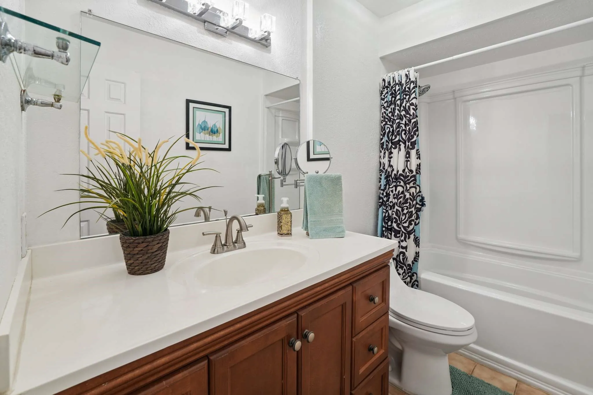 Single Family Residence For Sale in Dallas County , 824 Cherlynne Drive, Cedar Hill, Texas 75104, 3 Bedroom, 2 Bathroom, 2 Garage spaces, 1,729 Sqft, built in 1983, mls#21344086, Real Estate Agent in Cedar Hill, Homes For Sale in Dallas county, Homes For Sale in Cedar Hill, Realtor in Cedar Hill Texas, Real Estate Brokerage Independent Realty Texas, Luminita Cordes Realtor