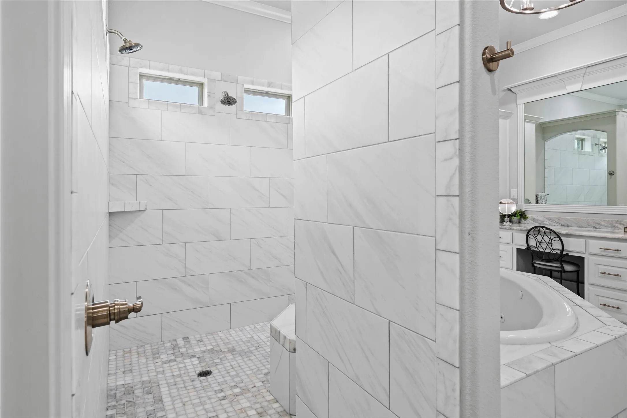 One of the entrances to your double, walk through shower