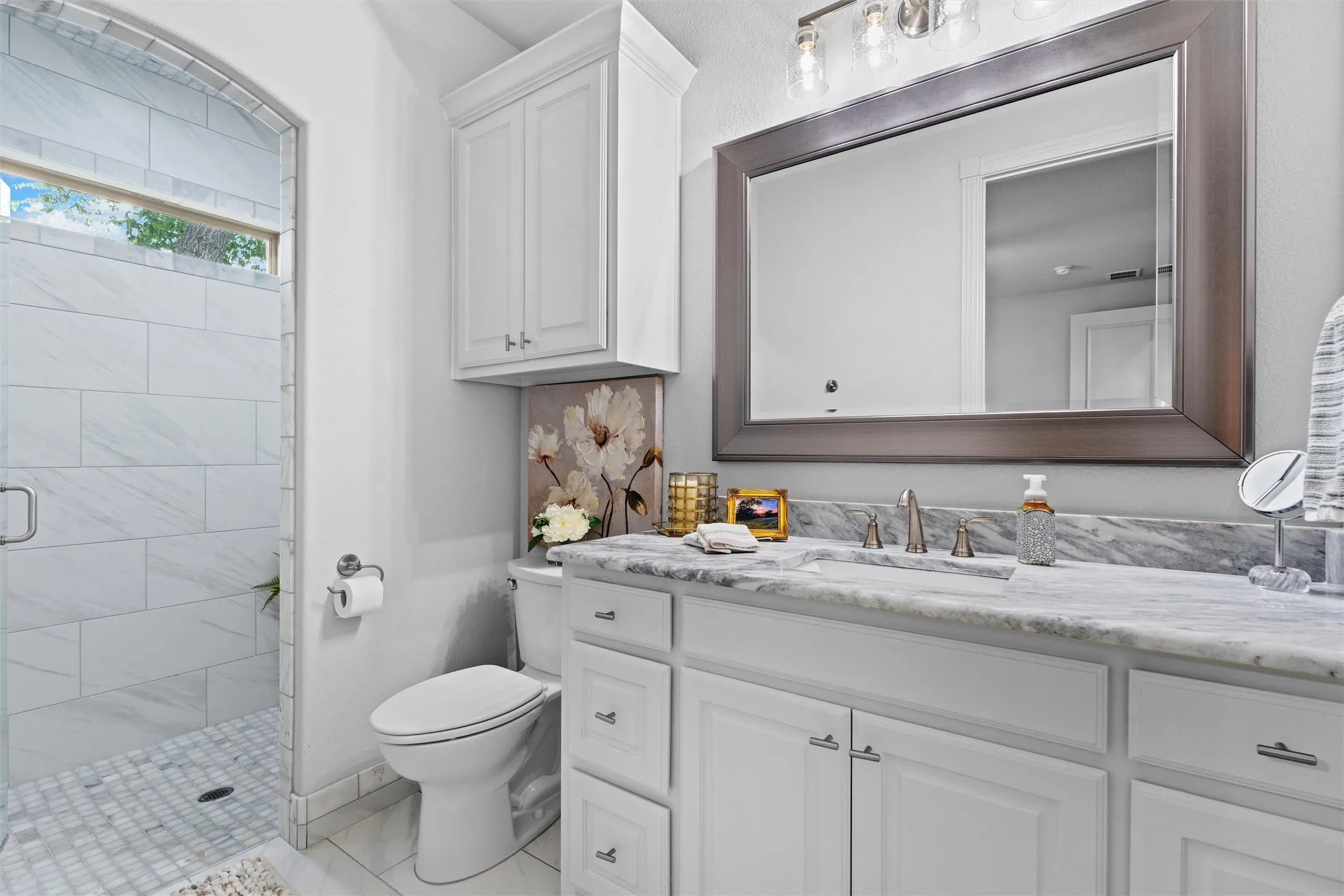 Ensuite bathroom for the fourth bedroom, currently being used as a study/sitting room.