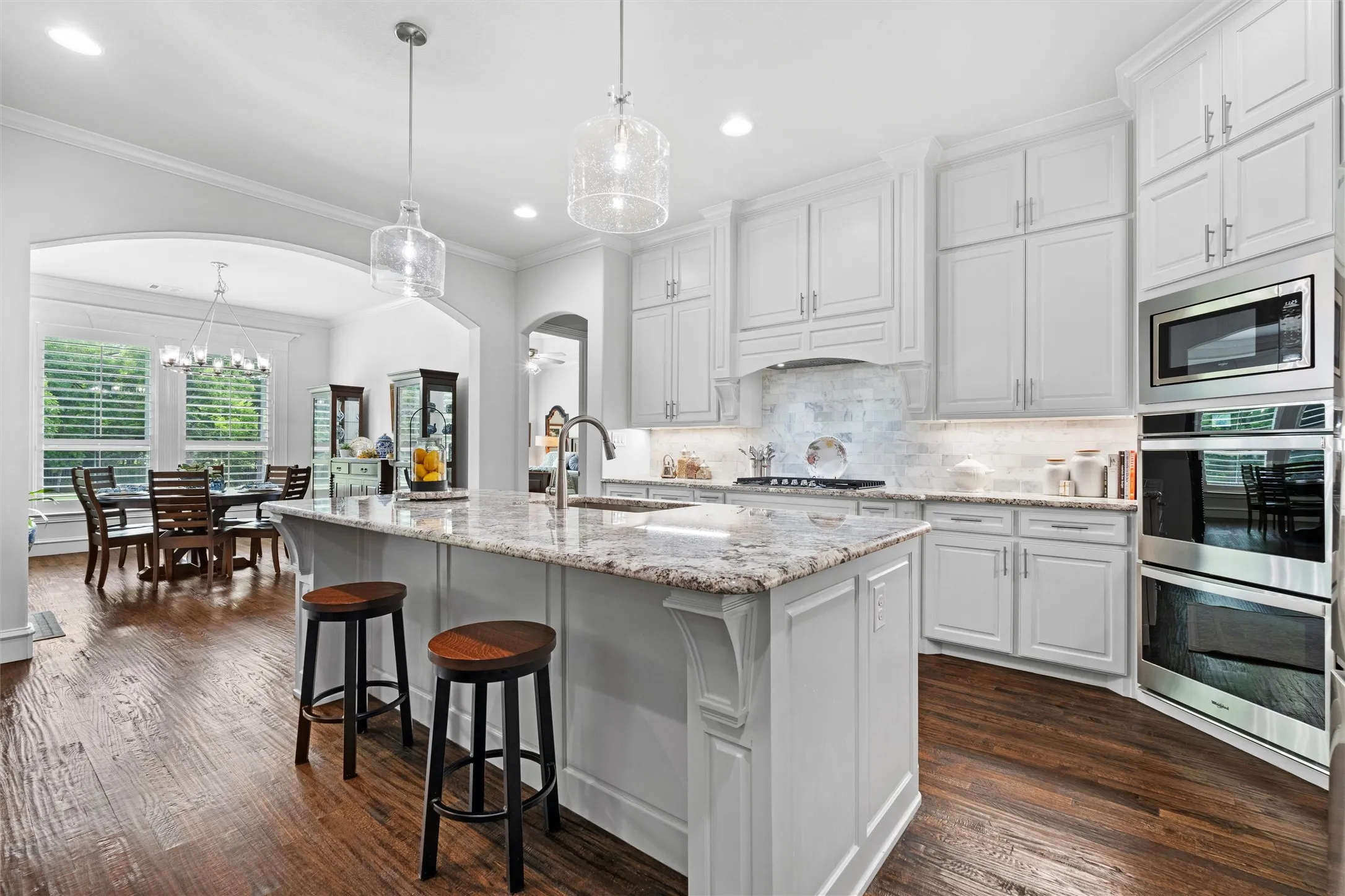 Single Family Residence For Sale in Ellis County , 7211 Dillon Circle, Midlothian, Texas 76065, 4 Bedroom, 4 Bathroom, 3 Garage spaces, 3,294 Sqft, built in 2020, mls#21345409, Real Estate Agent in Midlothian, Homes For Sale in Ellis county, Homes For Sale in Midlothian, Realtor in Midlothian Texas, Real Estate Brokerage Independent Realty Texas, Luminita Cordes Realtor