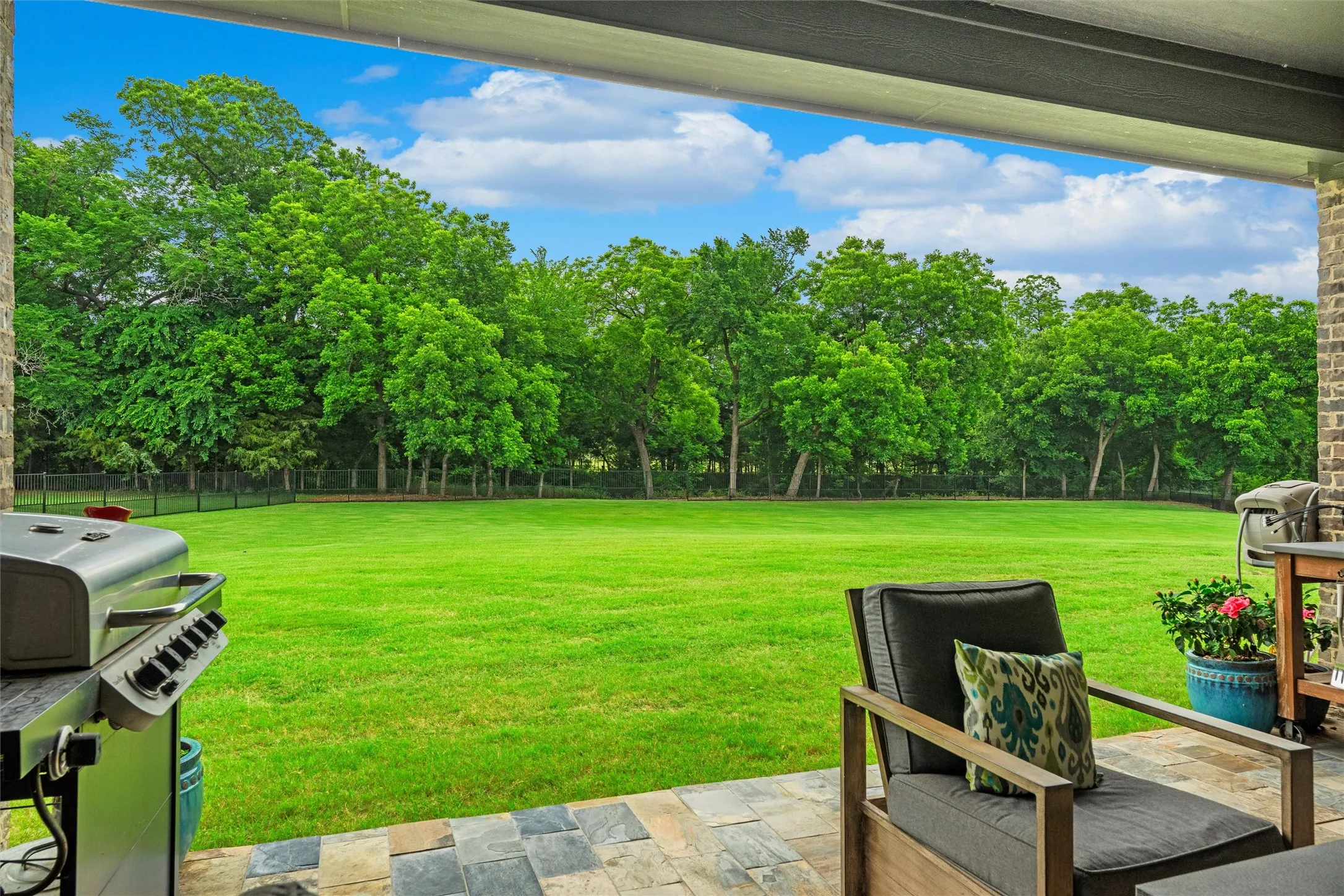 Single Family Residence For Sale in Ellis County , 7211 Dillon Circle, Midlothian, Texas 76065, 4 Bedroom, 4 Bathroom, 3 Garage spaces, 3,294 Sqft, built in 2020, mls#21345409, Real Estate Agent in Midlothian, Homes For Sale in Ellis county, Homes For Sale in Midlothian, Realtor in Midlothian Texas, Real Estate Brokerage Independent Realty Texas, Luminita Cordes Realtor